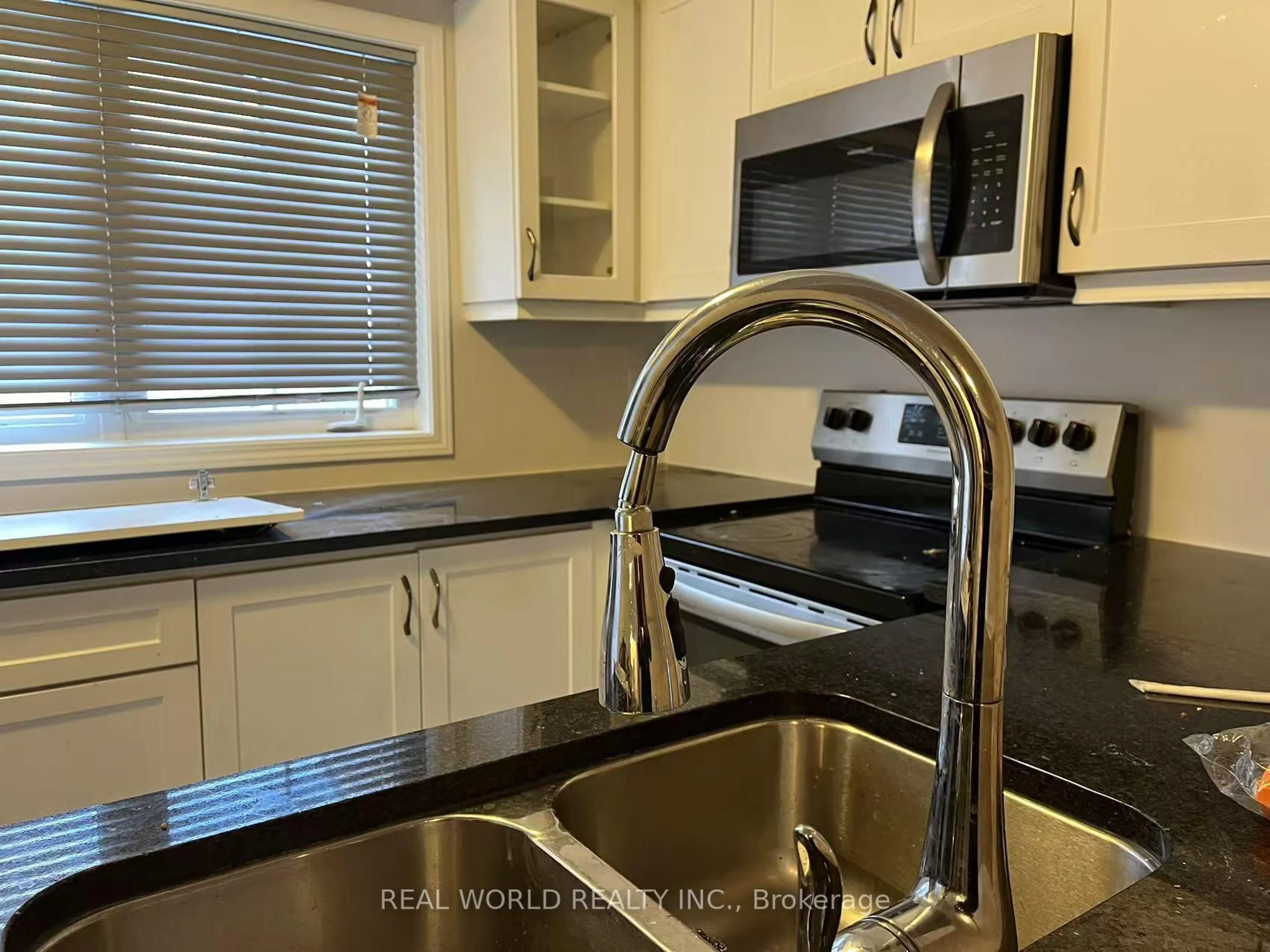 Unknown for 7 Mcgrath Ave, Richmond Hill Ontario L4S 1N1