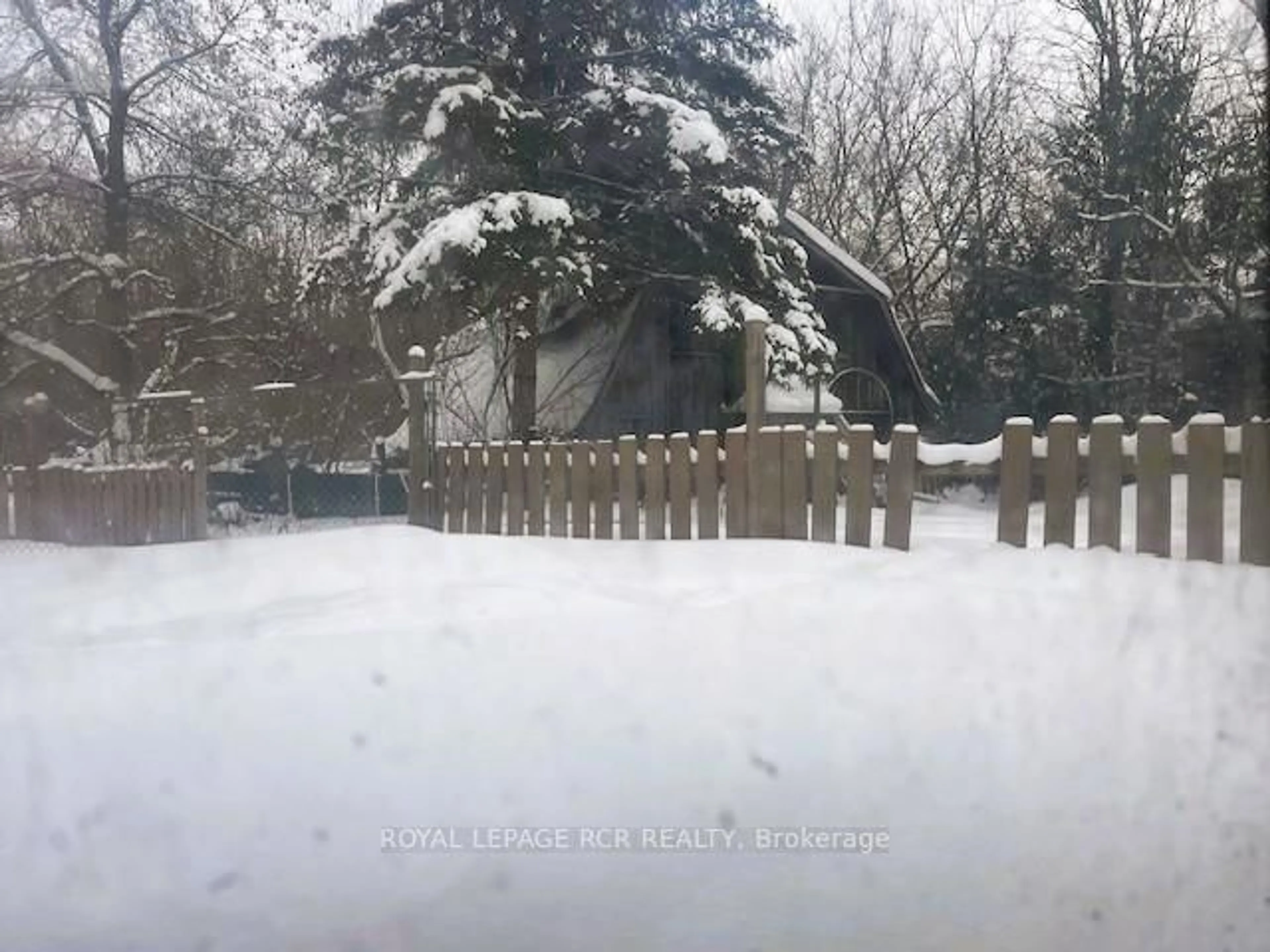 A pic from outside/outdoor area/front of a property/back of a property/a pic from drone, street for 8391 10th Line, Essa Ontario L4M 4S4