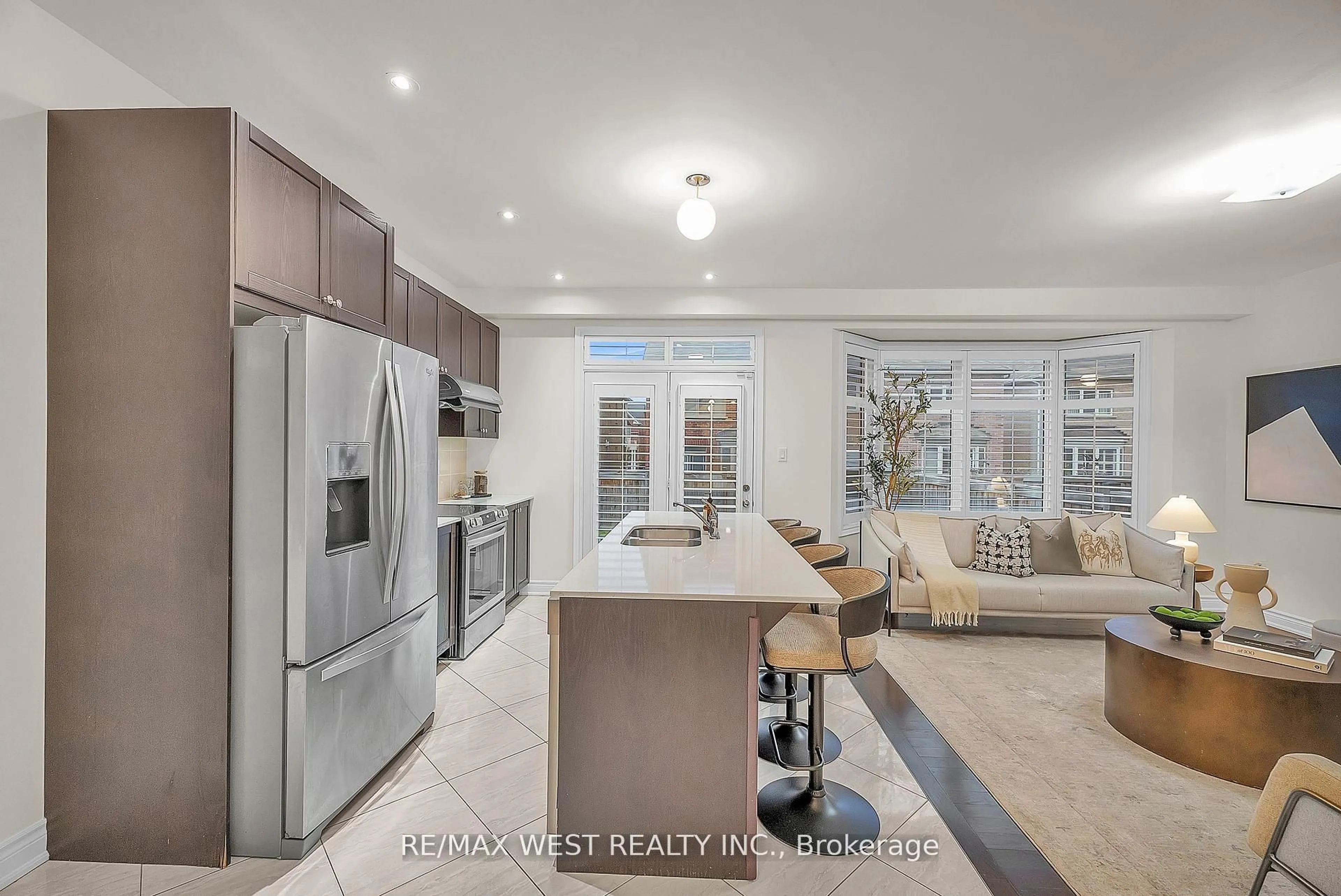 Open concept kitchen, ceramic/tile floor for 79 Algoma Dr, Vaughan Ontario L4H 4H6