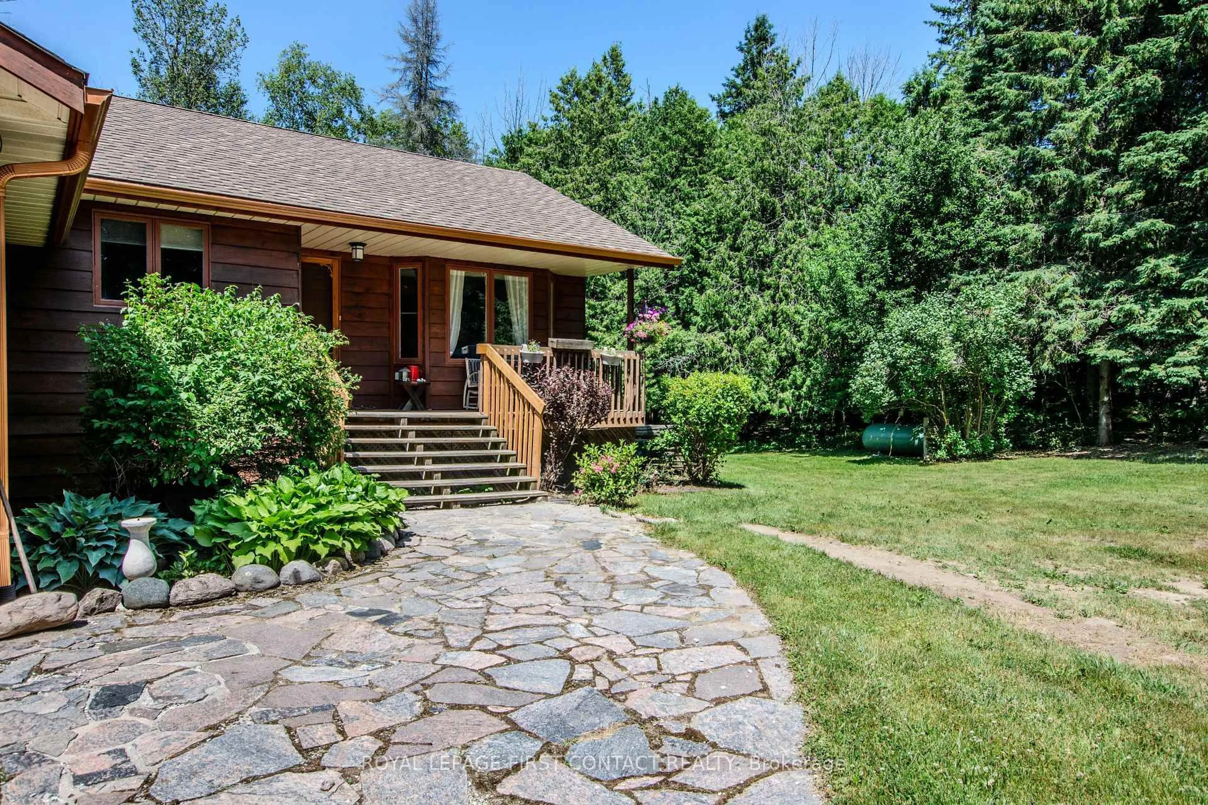 Patio, unknown for 5144 25th Sdrd, Essa Ontario L0L 2N0