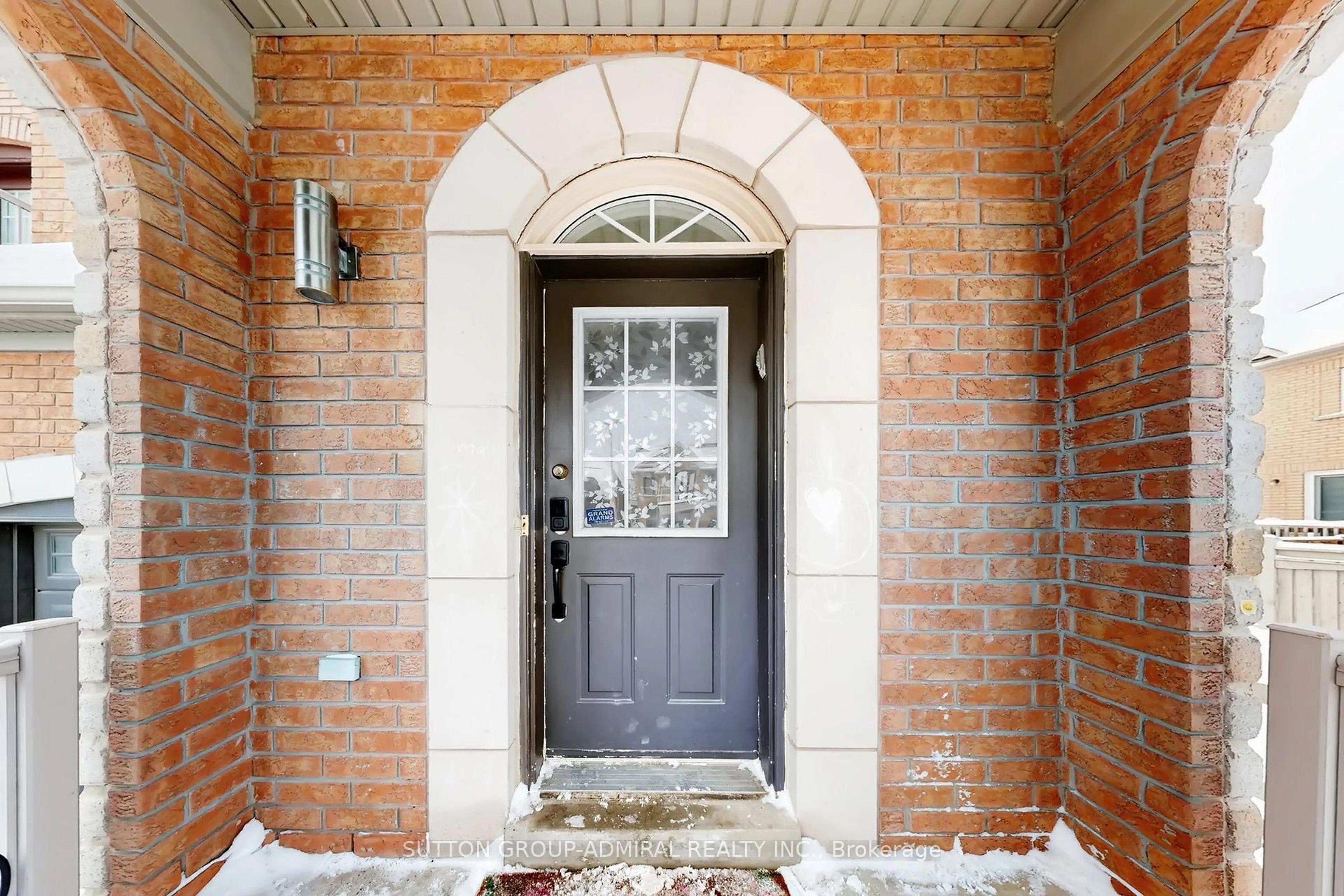 Indoor entryway for 98 Dewpoint Rd, Vaughan Ontario L4J 9E1