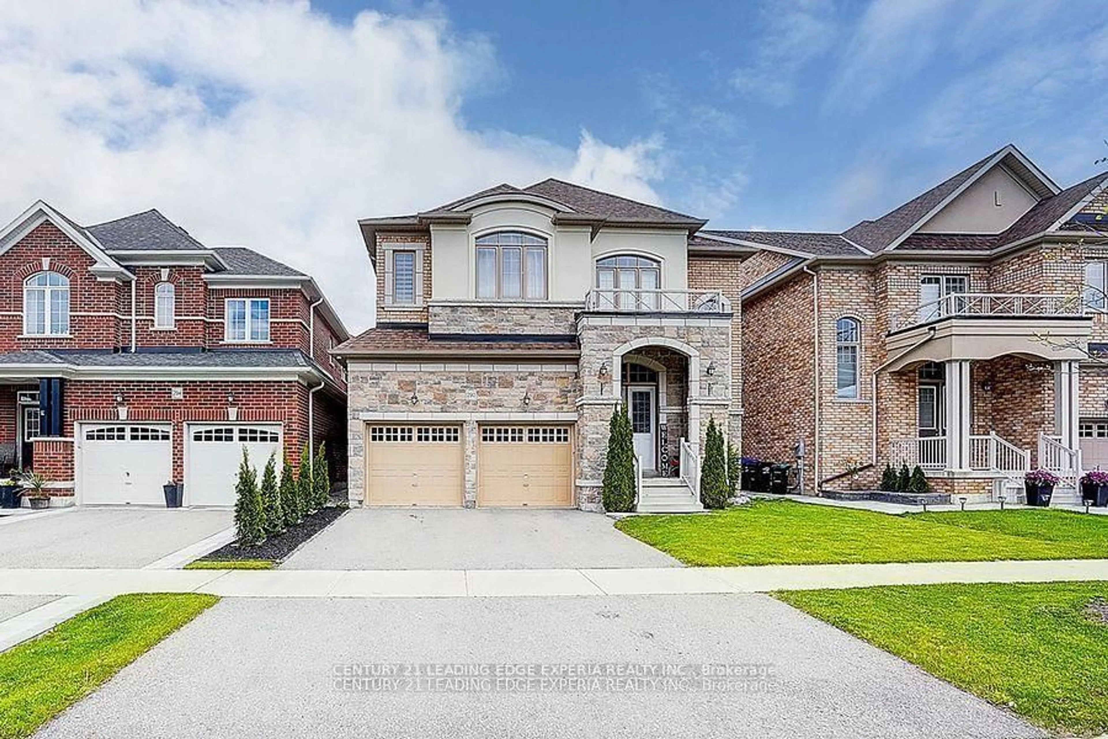 Home with brick exterior material, street for 290 Inverness Way, Bradford West Gwillimbury Ontario L3Z 2A6