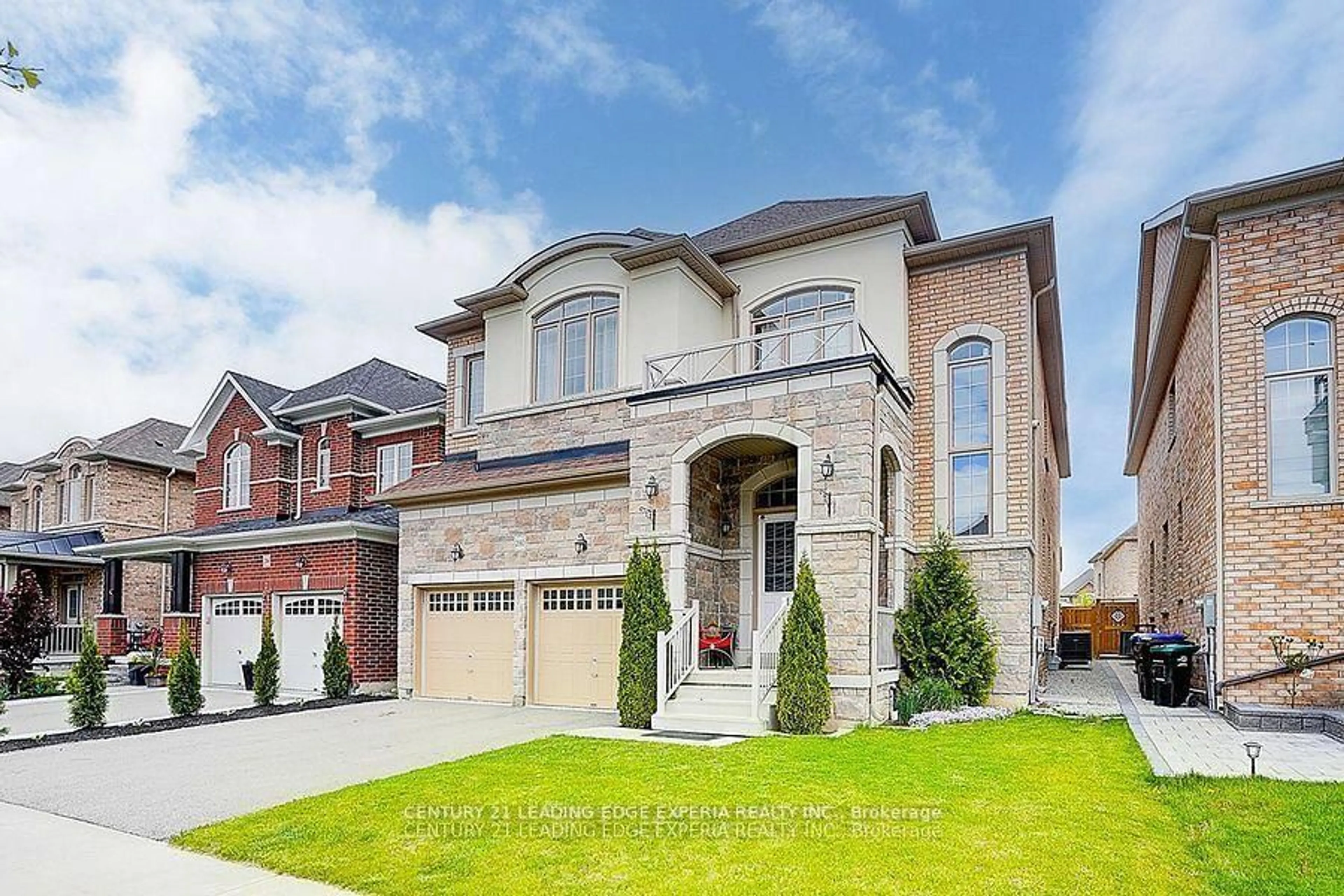 Home with brick exterior material, street for 290 Inverness Way, Bradford West Gwillimbury Ontario L3Z 2A6