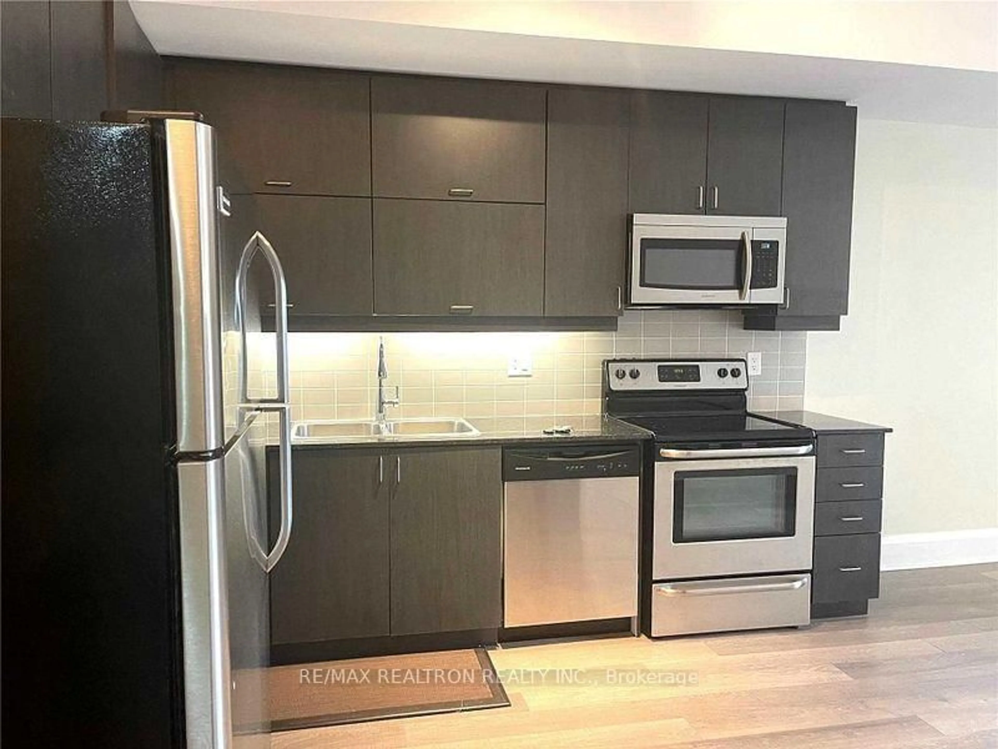 Standard kitchen, unknown for 28 Prince Regent St #129, Markham Ontario L6C 0V5