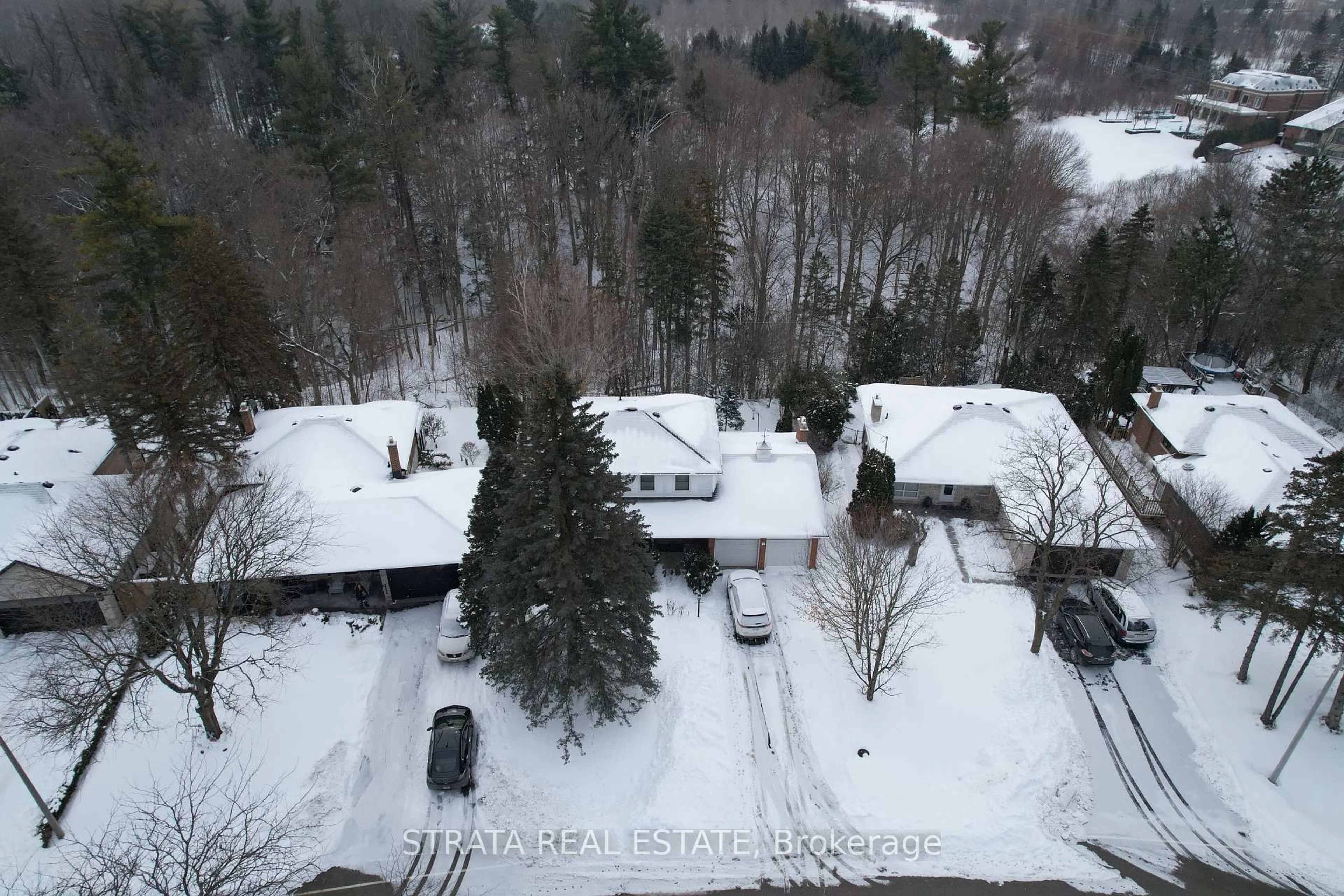 A pic from outside/outdoor area/front of a property/back of a property/a pic from drone, unknown for 111 Camlaren Cres, Vaughan Ontario L0J 1C0