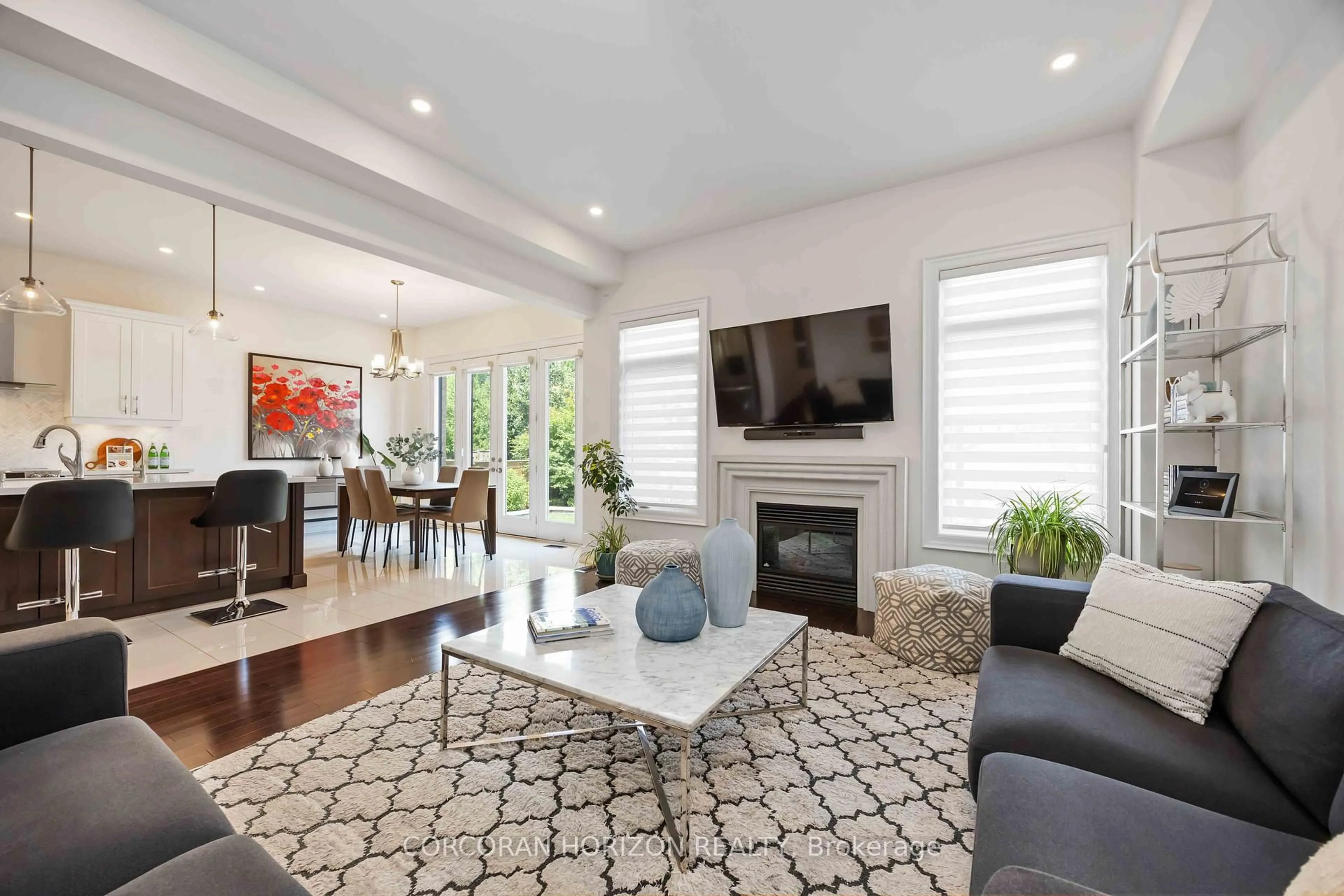 Living room with furniture, unknown for 33 Kylemount Crt, Vaughan Ontario L4J 0J4