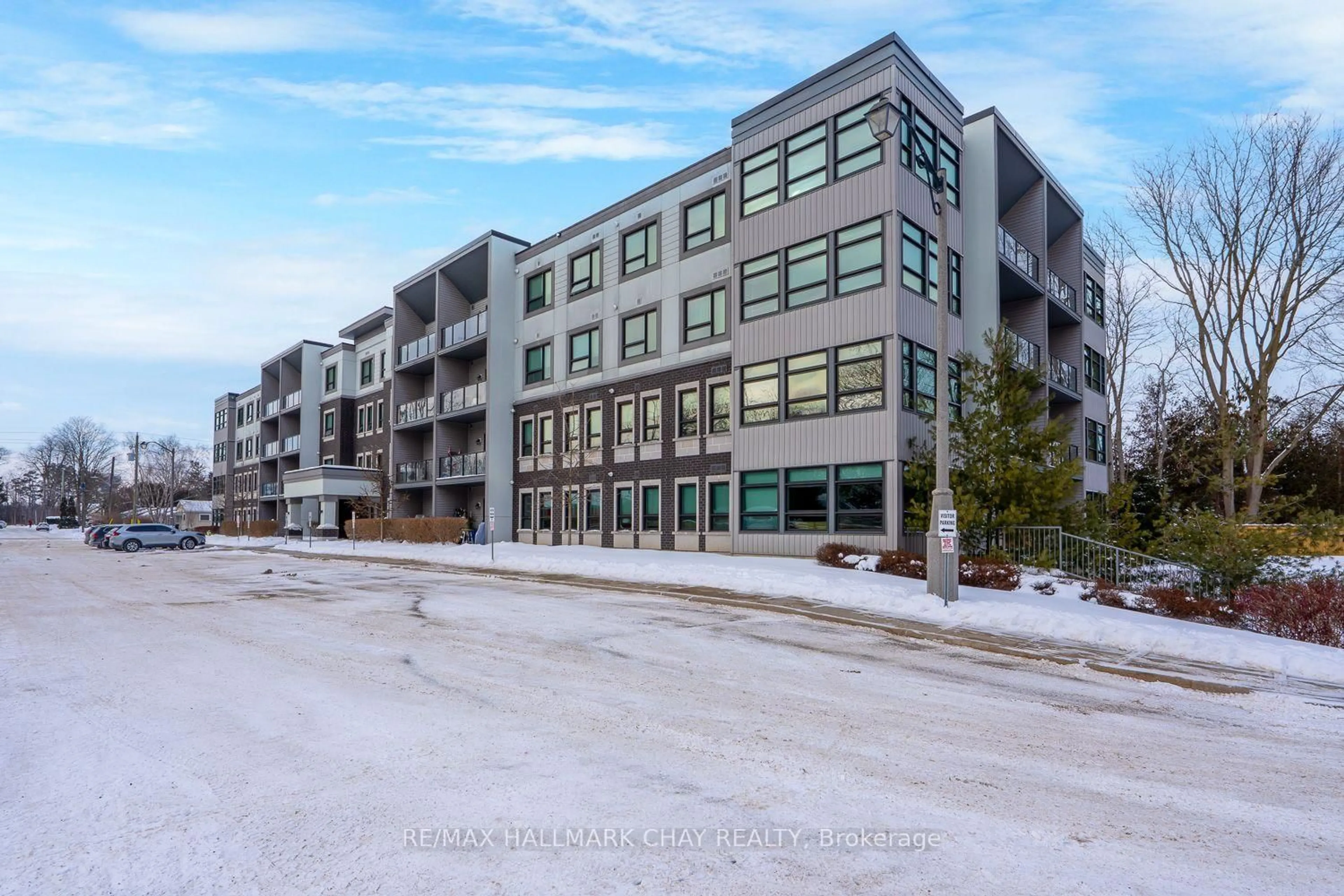 A pic from outside/outdoor area/front of a property/back of a property/a pic from drone, building for 69 Boyne St #105, New Tecumseth Ontario L9R 0N5