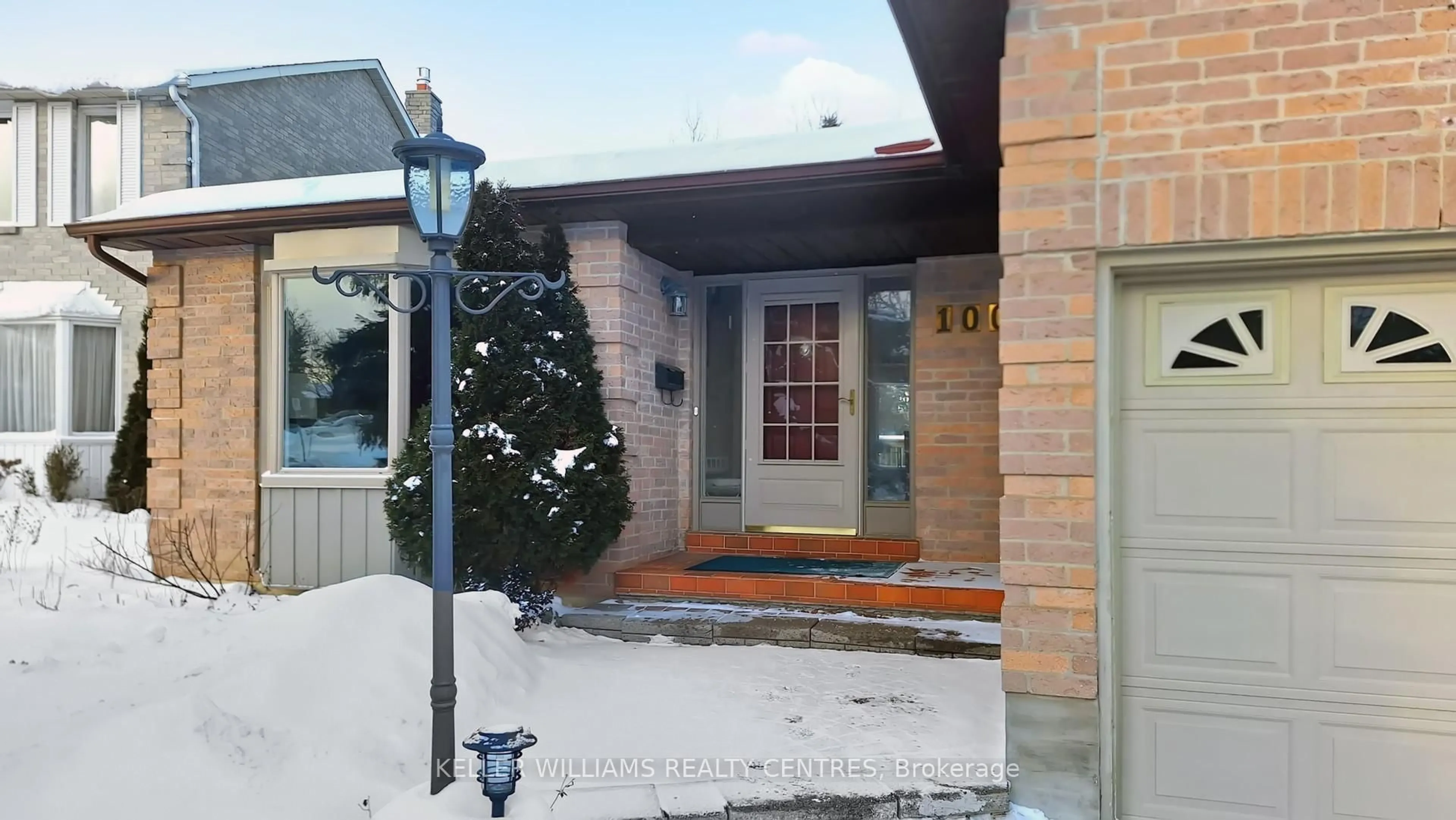 Unknown for 100 Timpson Dr, Aurora Ontario L4G 5N5