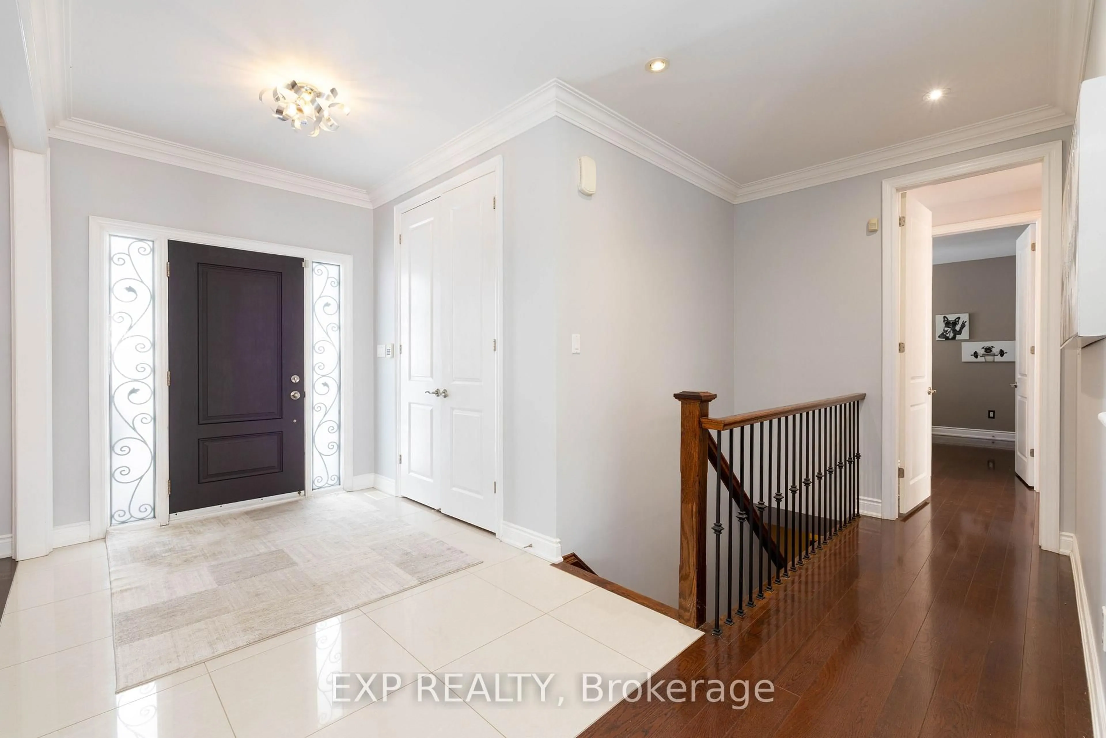 Indoor entryway for 66 Stonesthrow Cres, Uxbridge Ontario L0C 1A0