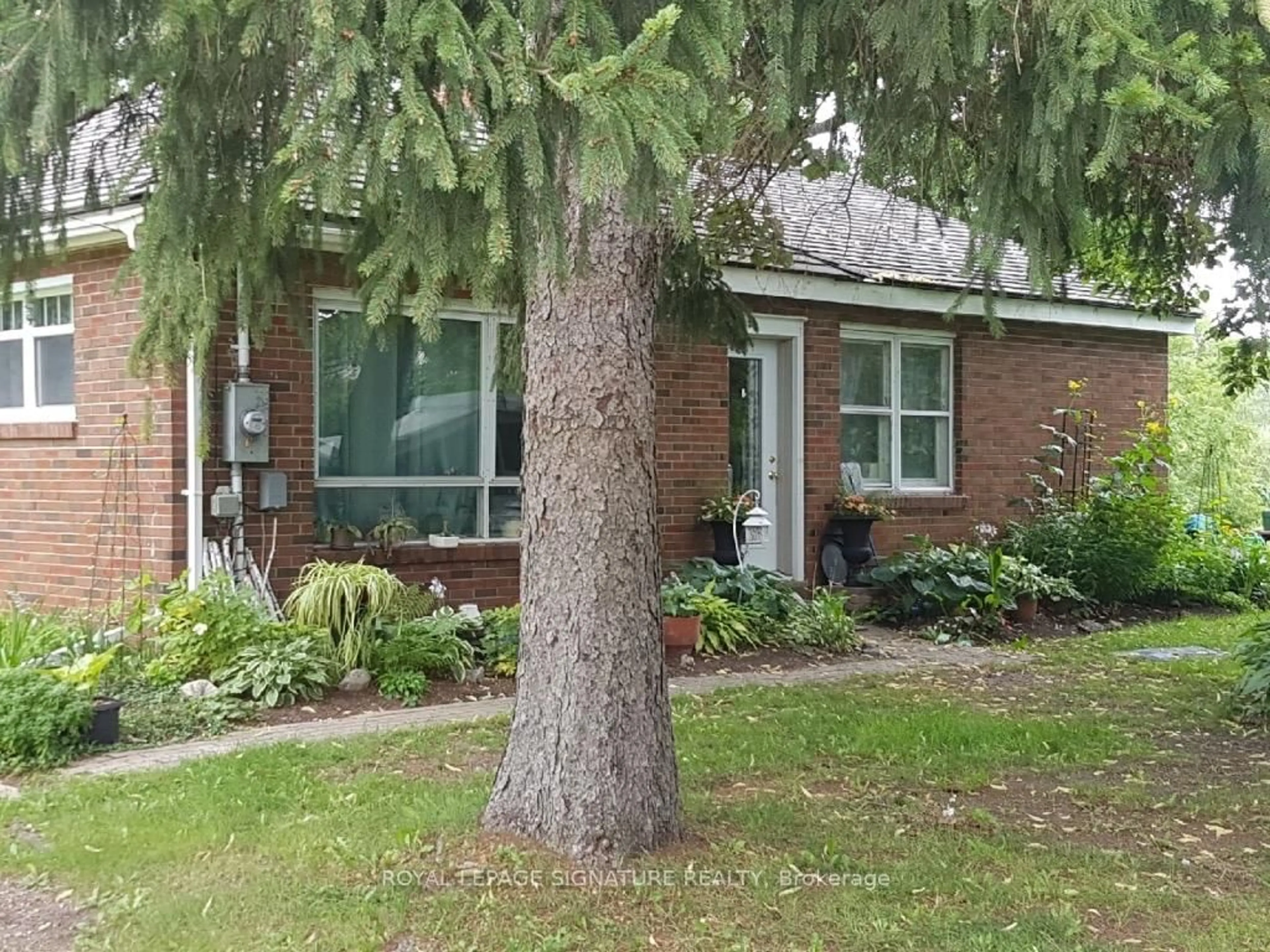 Home with brick exterior material, street for 16469 Concession Rd, King Ontario L7B 0E4