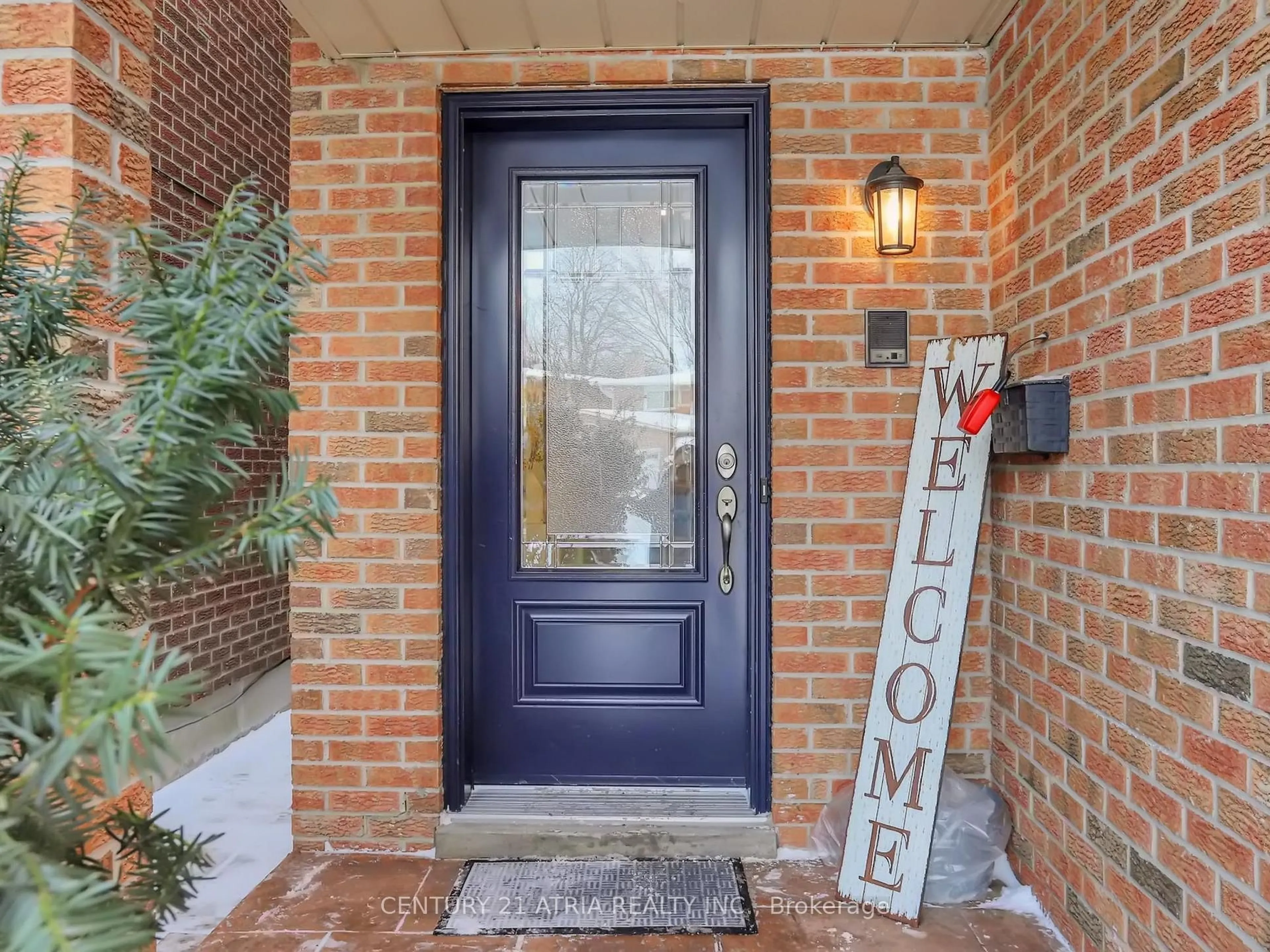 Indoor entryway for 130 Major Buttons Dr, Markham Ontario L3P 3X6
