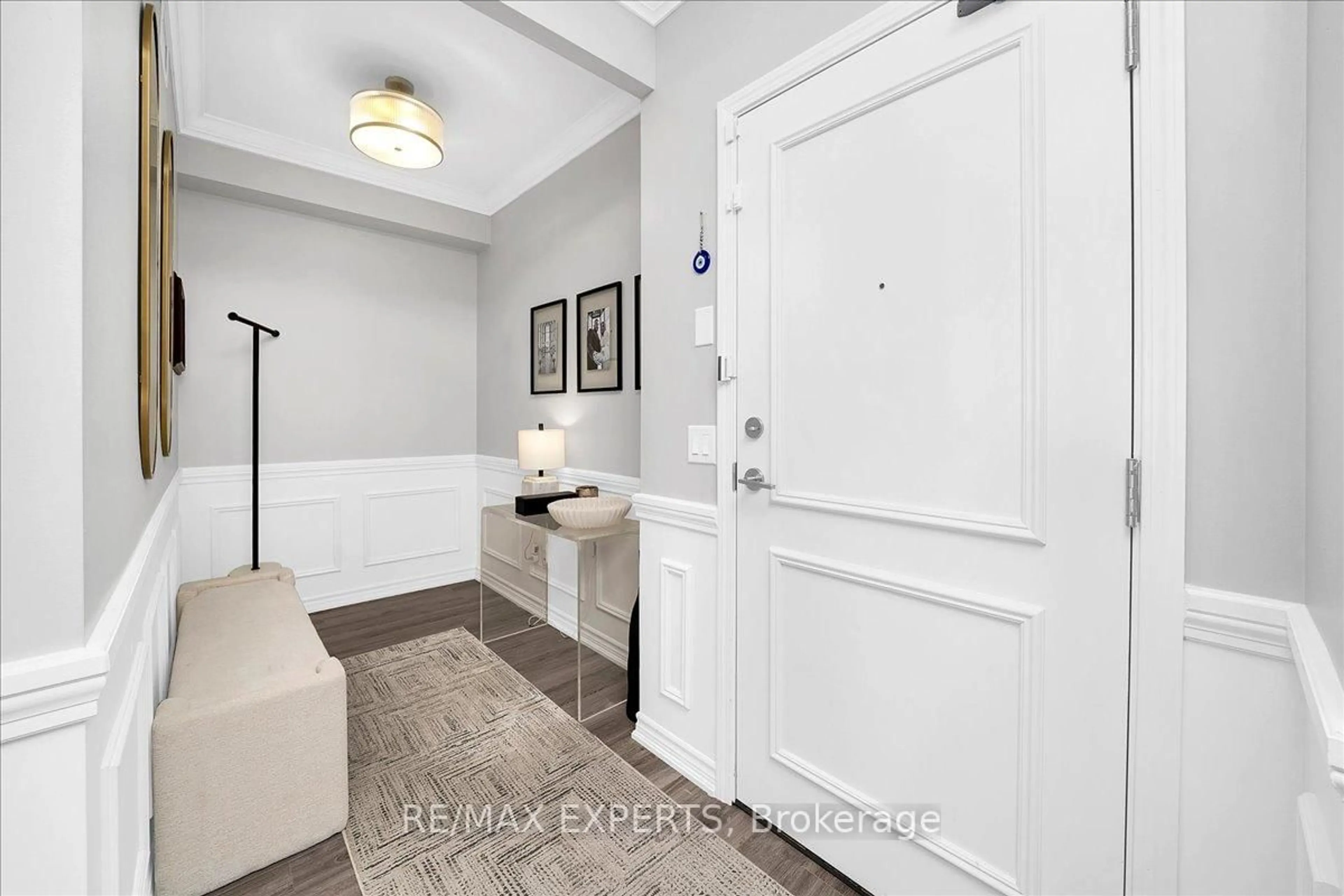 Indoor entryway for 11611 Yonge St #316, Richmond Hill Ontario L4E 3N8
