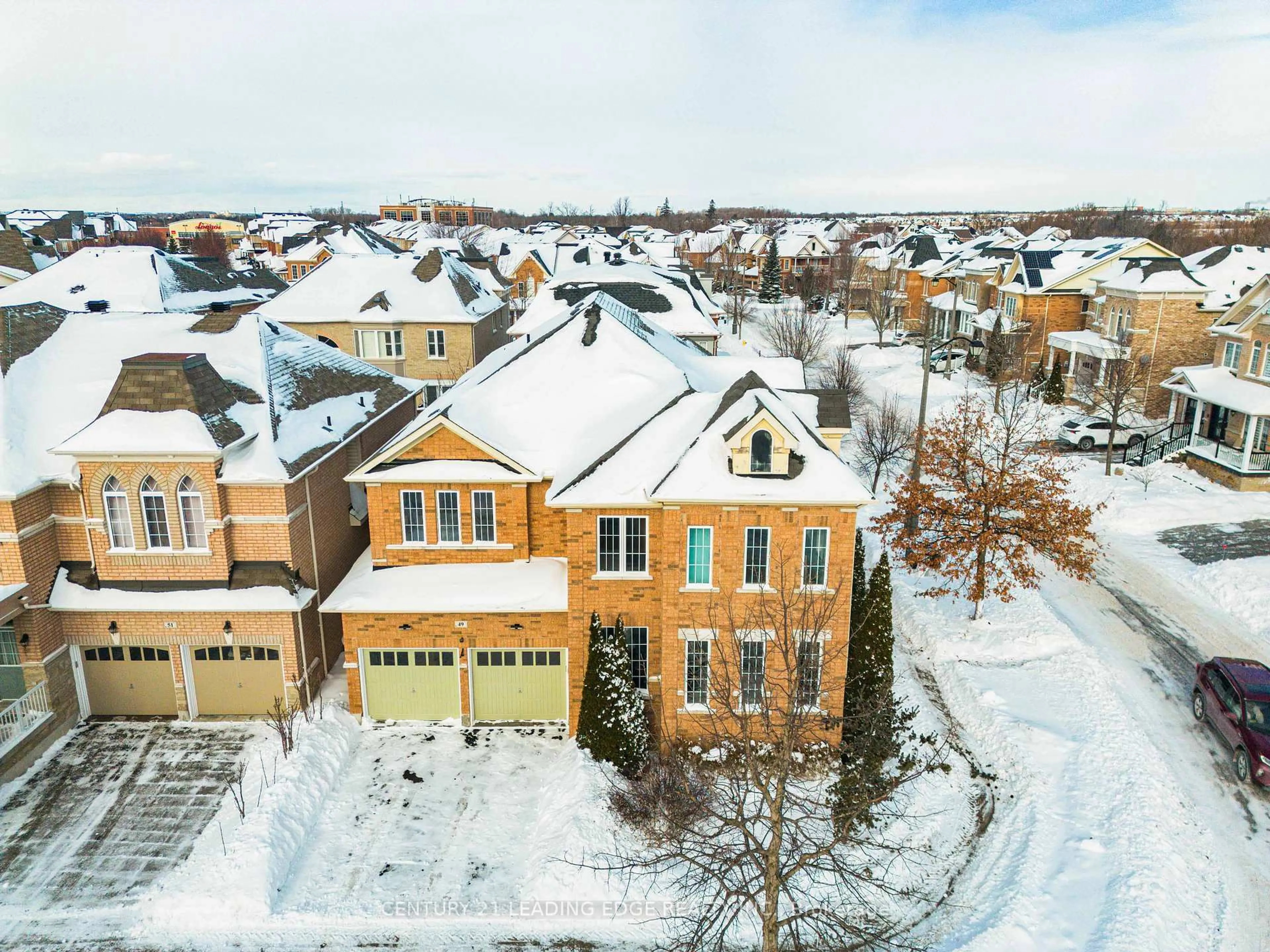 A pic from outside/outdoor area/front of a property/back of a property/a pic from drone, street for 49 Stonechurch Cres, Markham Ontario L6B 0J2