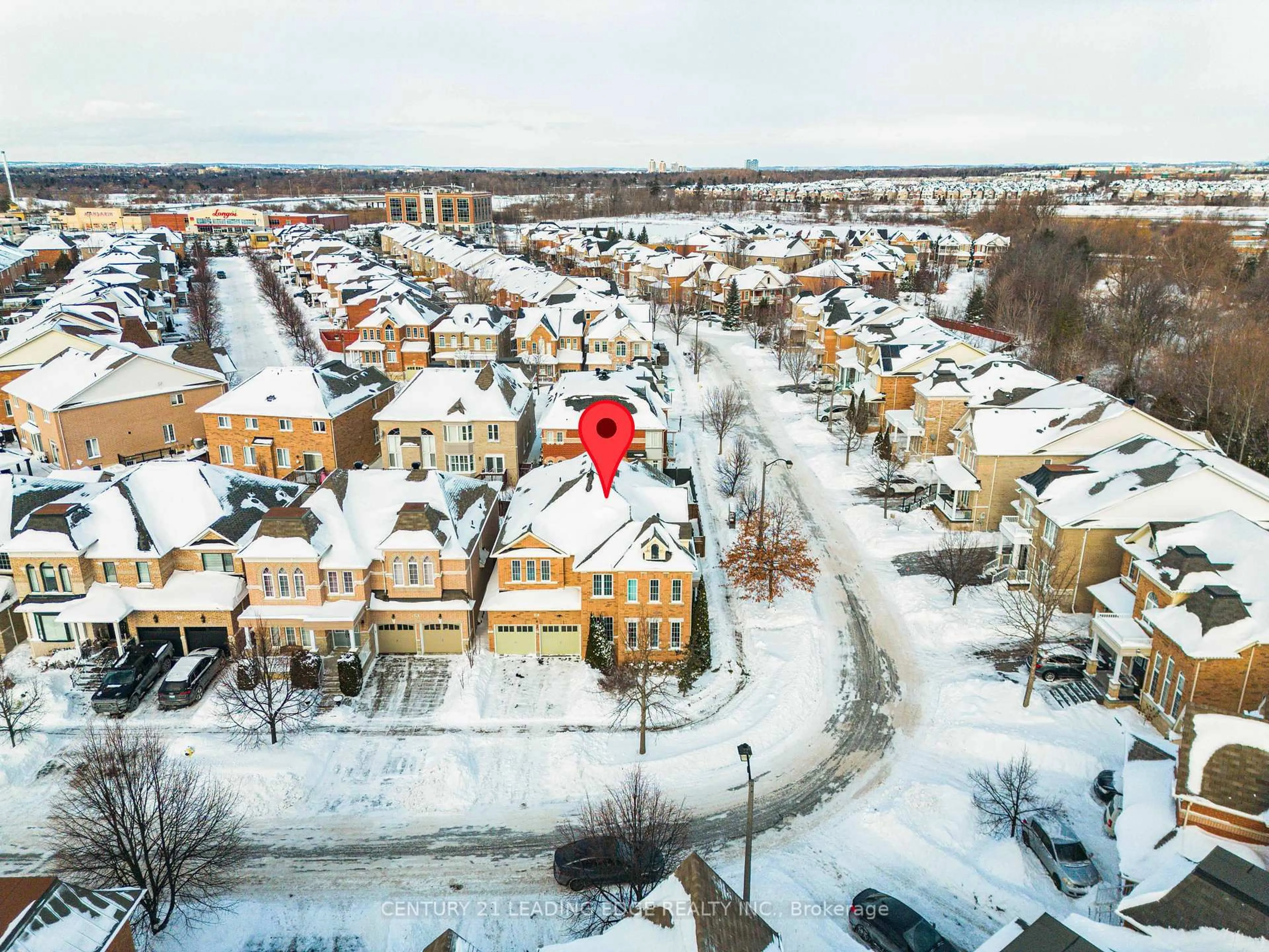 A pic from outside/outdoor area/front of a property/back of a property/a pic from drone, street for 49 Stonechurch Cres, Markham Ontario L6B 0J2