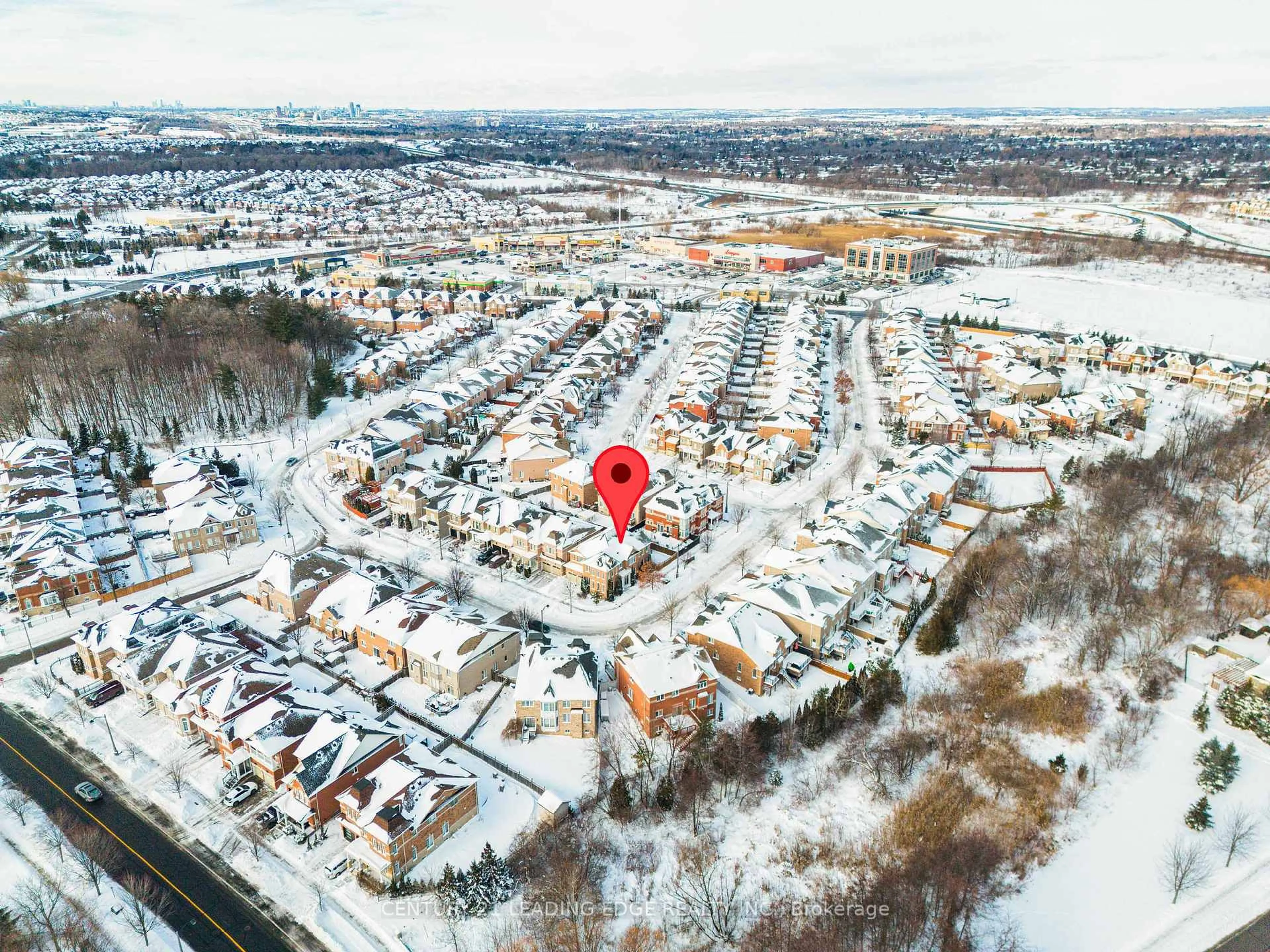A pic from outside/outdoor area/front of a property/back of a property/a pic from drone, street for 49 Stonechurch Cres, Markham Ontario L6B 0J2