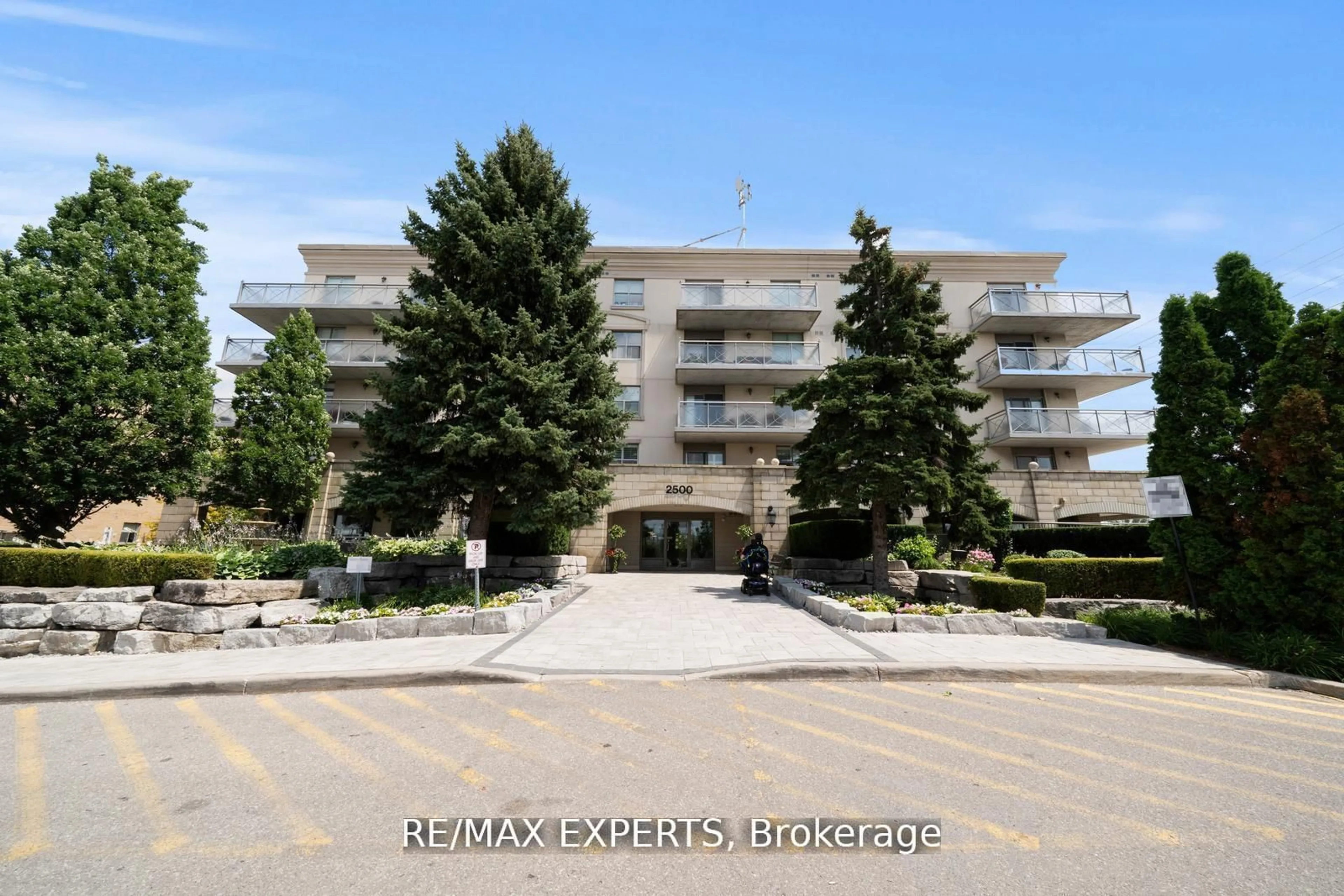Unknown for 2500 Rutherford Rd #213, Vaughan Ontario L4K 5R1