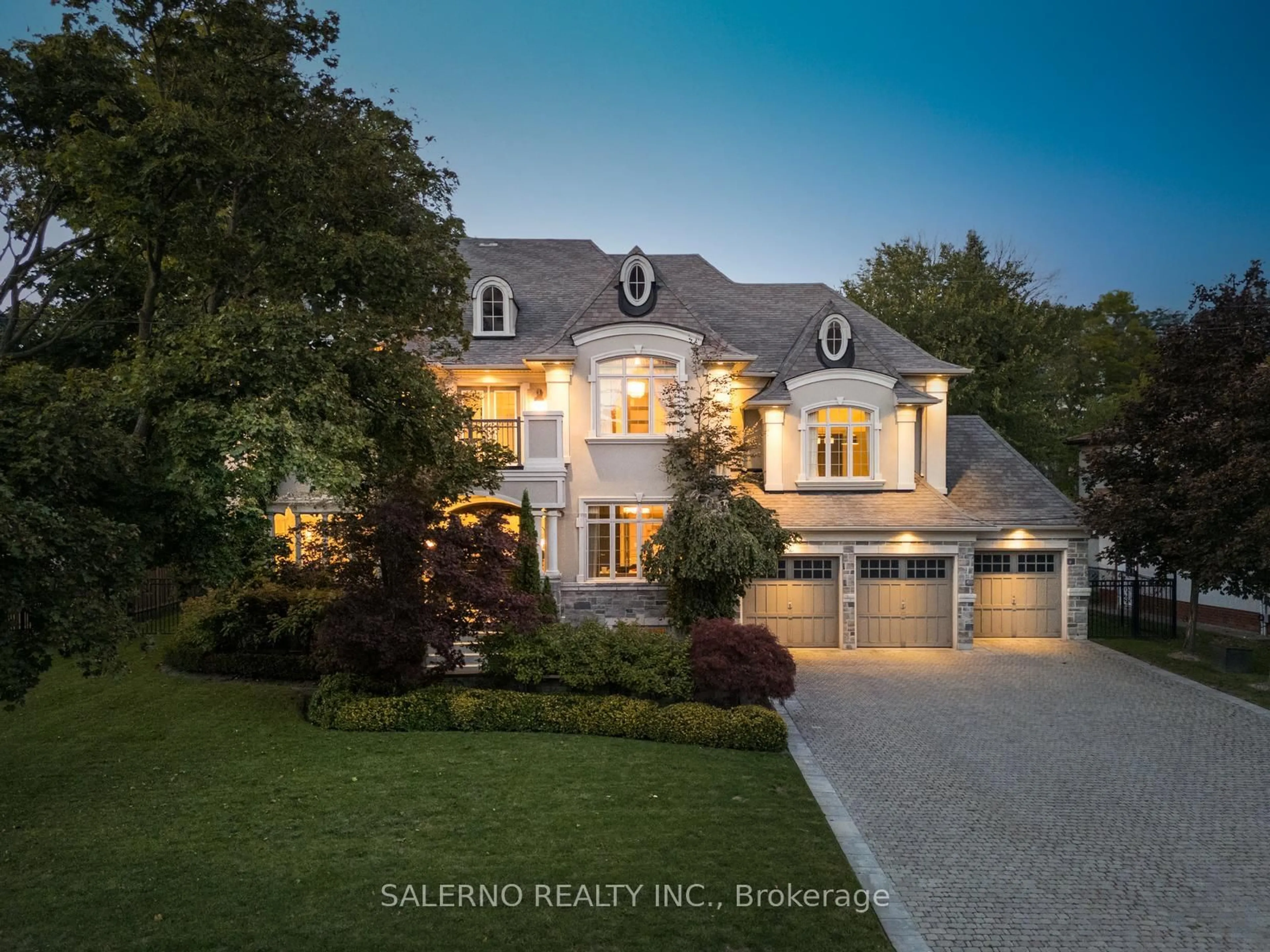 Unknown for 8 Thornhill Ave, Vaughan Ontario L4J 1J4