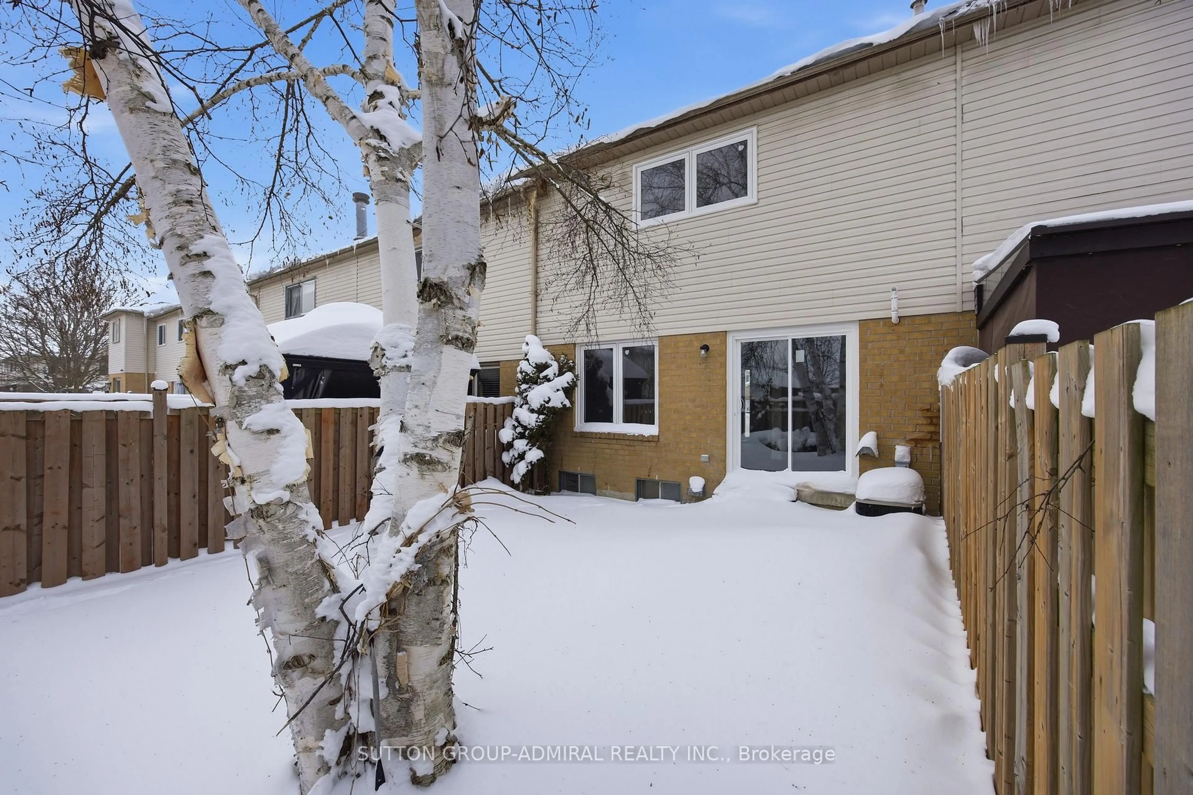 Patio, street for 2183 Ferguson St, Innisfil Ontario L9S 1X6