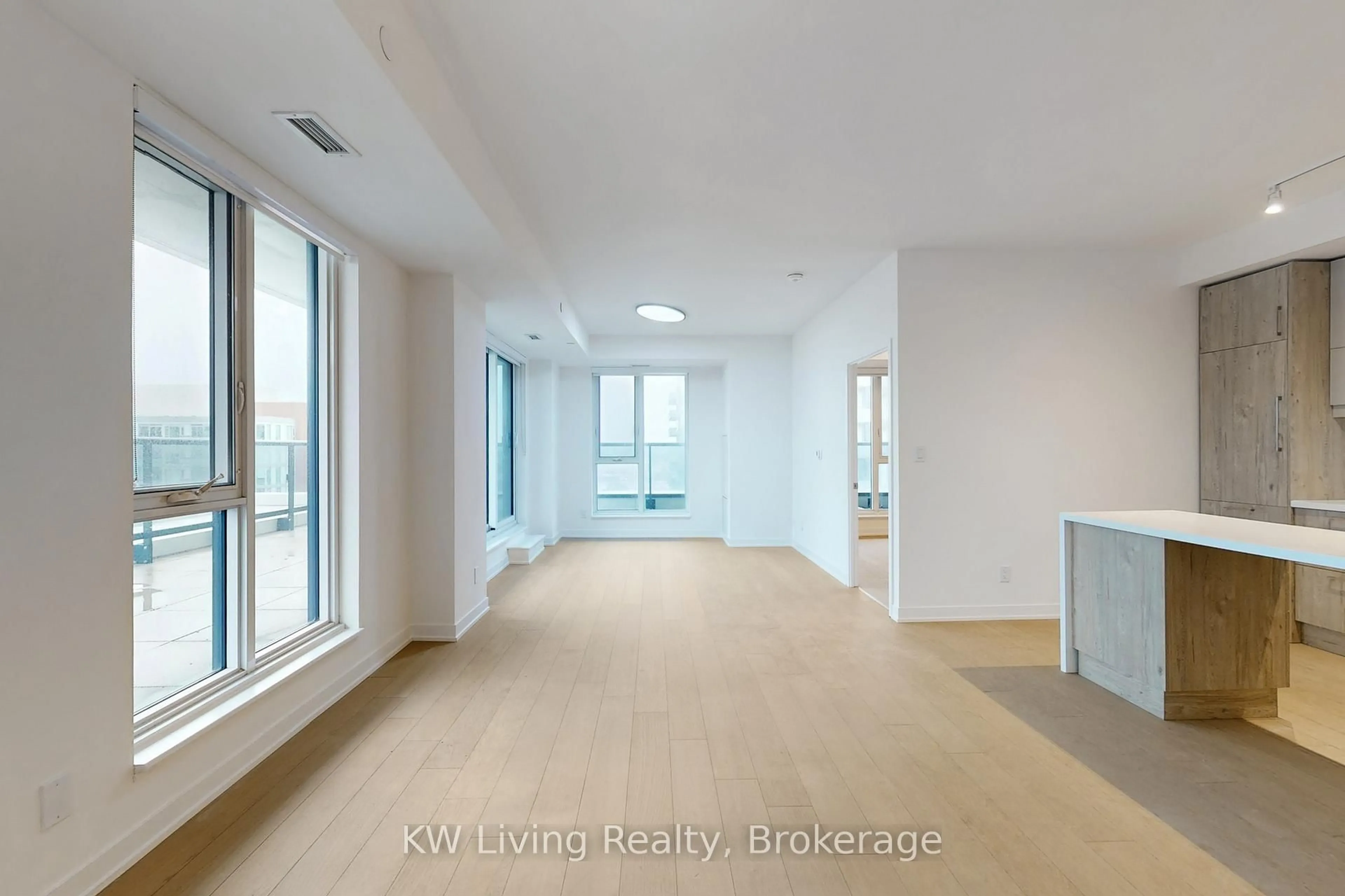 Indoor foyer for 8119 Birchmount Rd #1505, Markham Ontario L6G 0H6