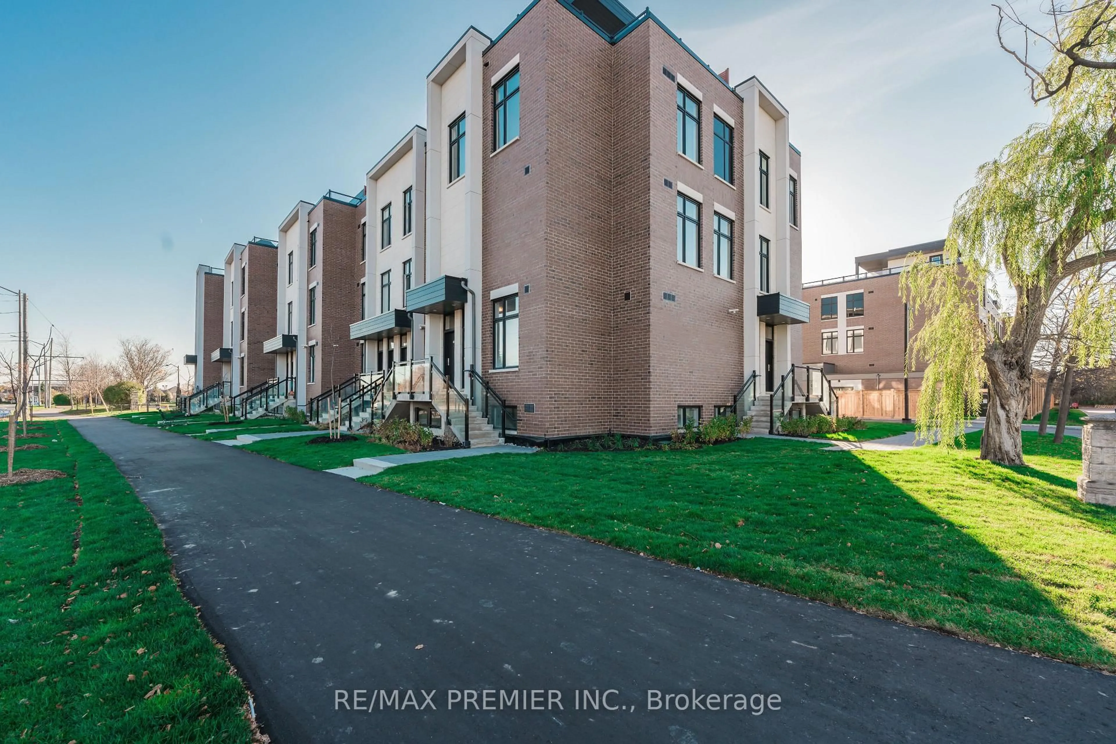 Unknown for 9560 Islington Ave #116, Vaughan Ontario L4H 5E8