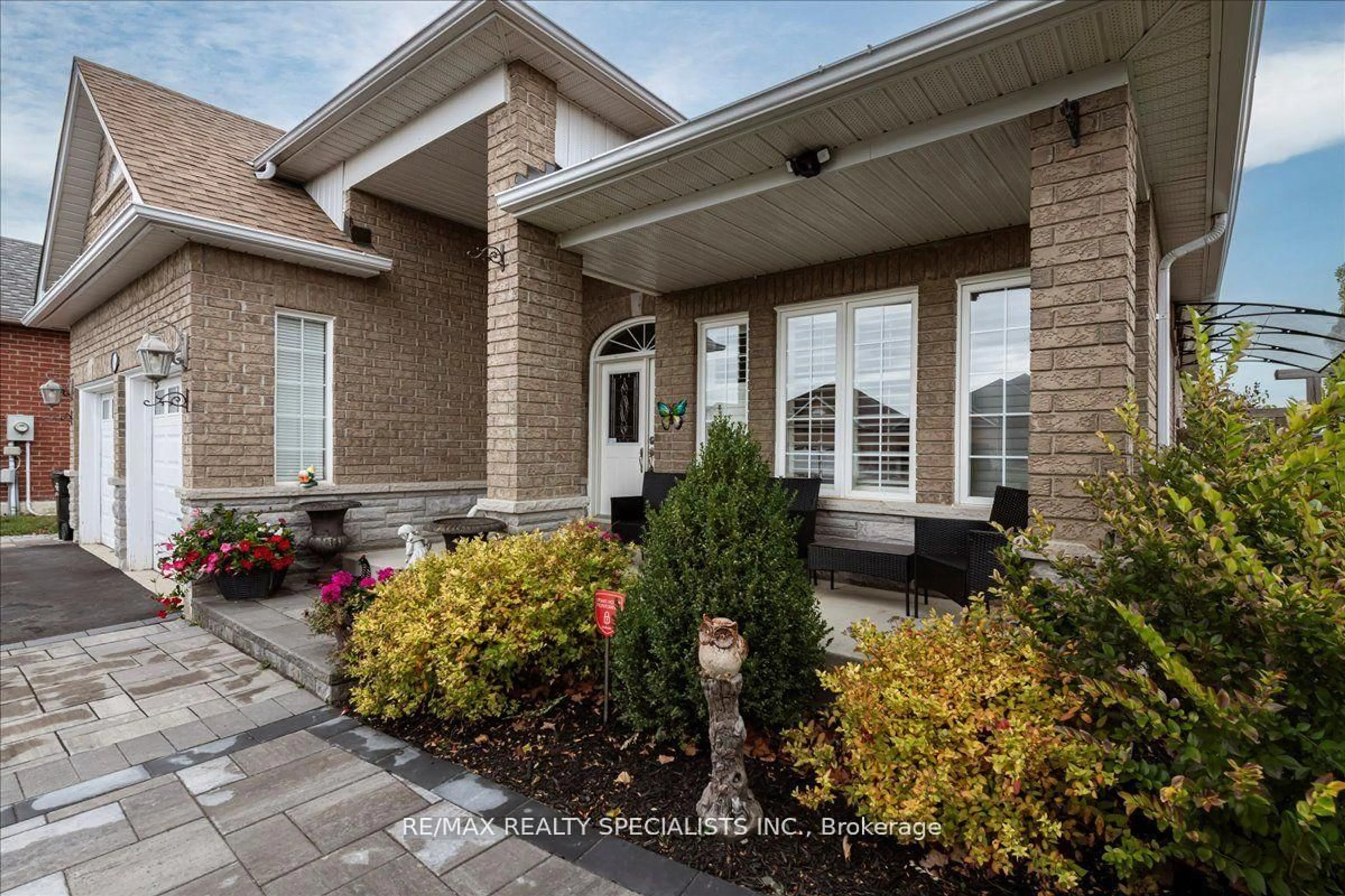 Home with brick exterior material, street for 1165 Mitchell Crt, Innisfil Ontario L9S 5A5