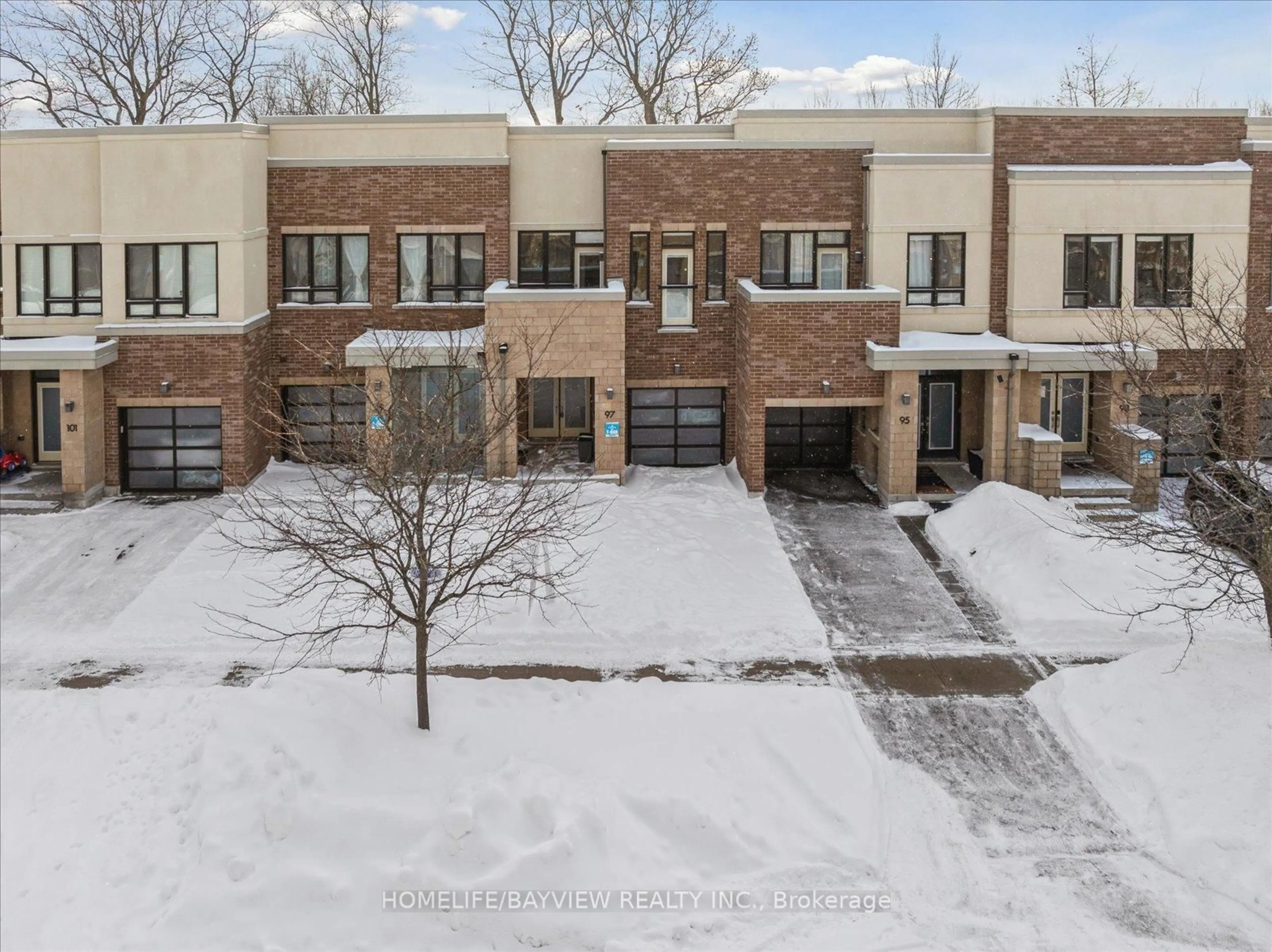 A pic from outside/outdoor area/front of a property/back of a property/a pic from drone, street for 97 Dariole Dr, Richmond Hill Ontario L4E 0Z4