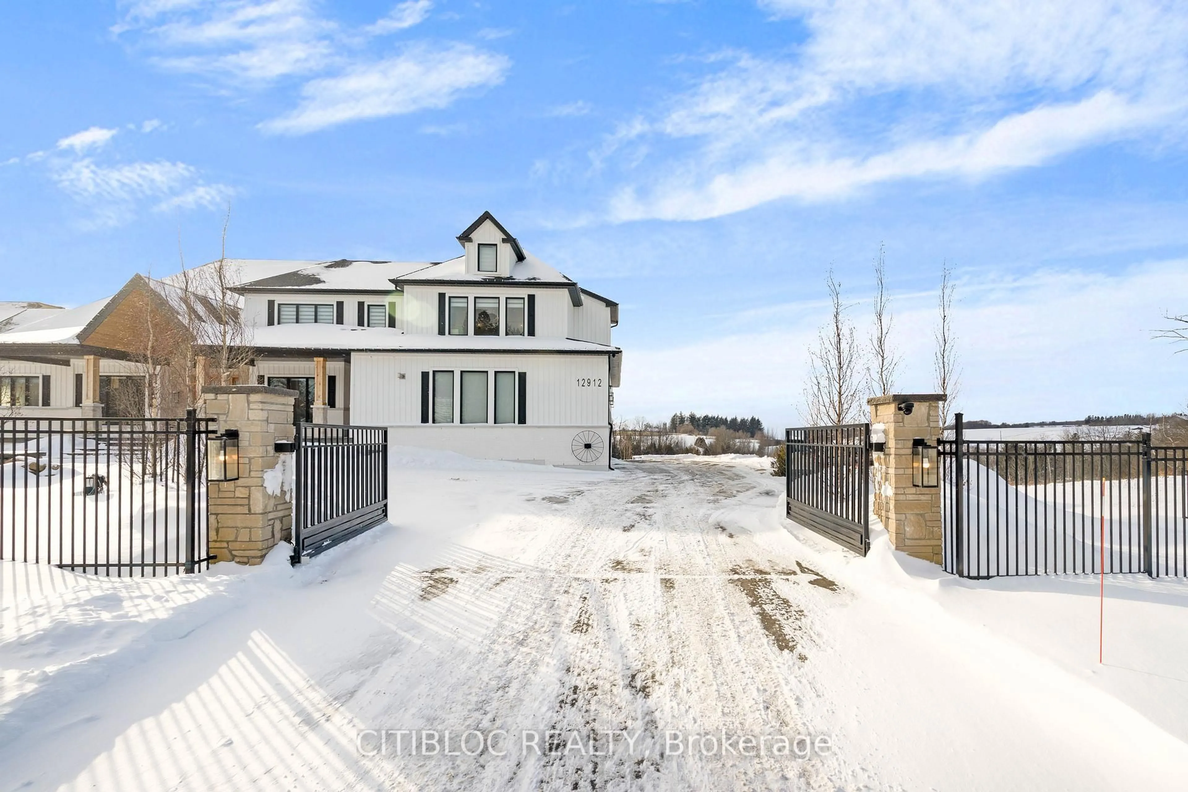 A pic from outside/outdoor area/front of a property/back of a property/a pic from drone, street for 12912 Weston Rd, King Ontario L7B 1K4