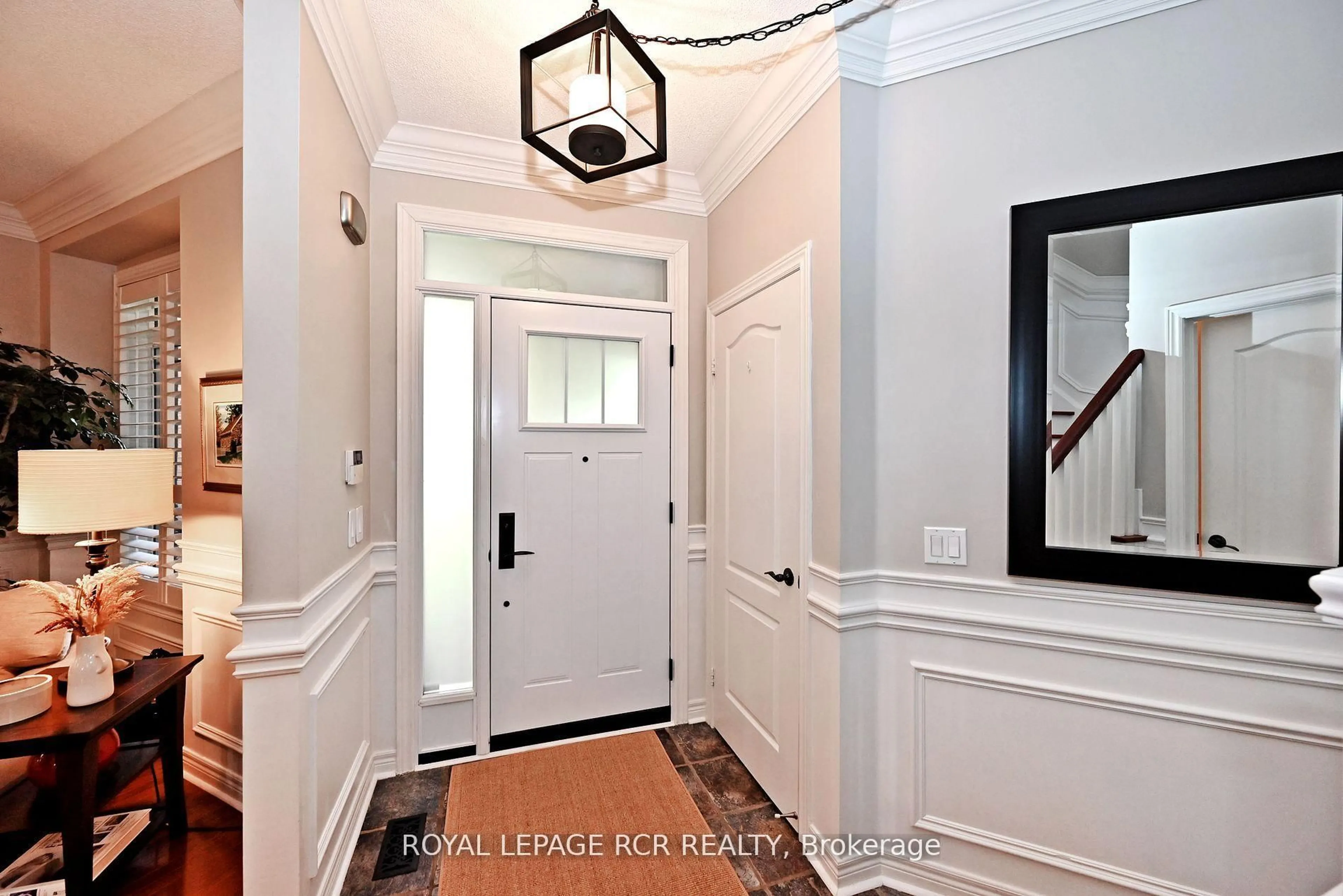 Indoor entryway for 142 Regatta Ave, Richmond Hill Ontario L4E 4R2