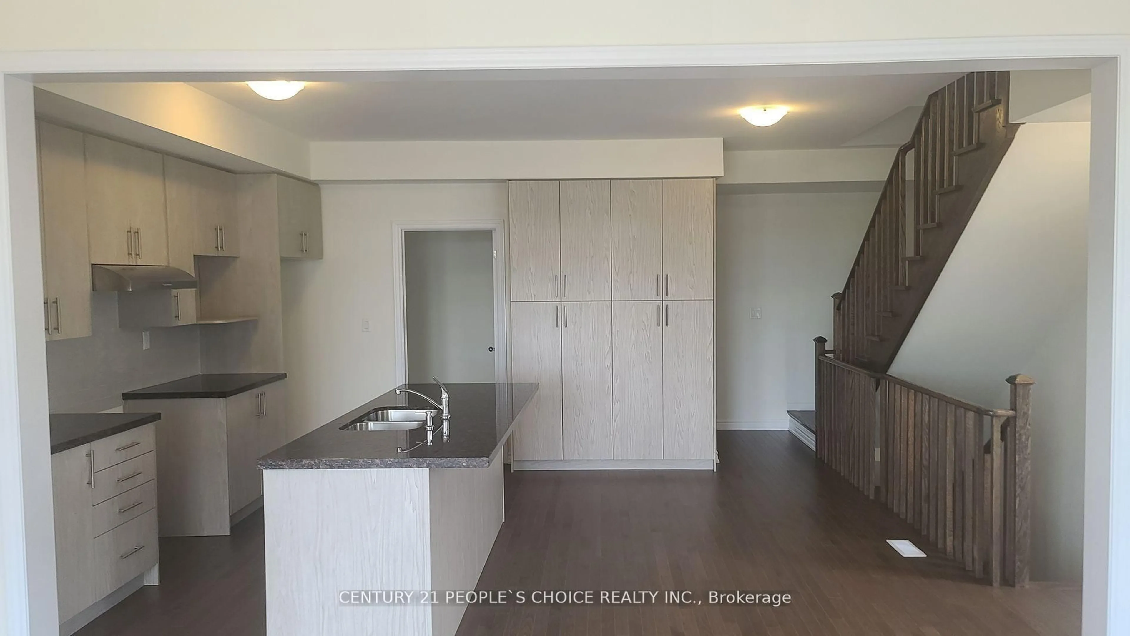 Open concept kitchen, unknown for 161 Blick Cres, Aurora Ontario L4G 4A7