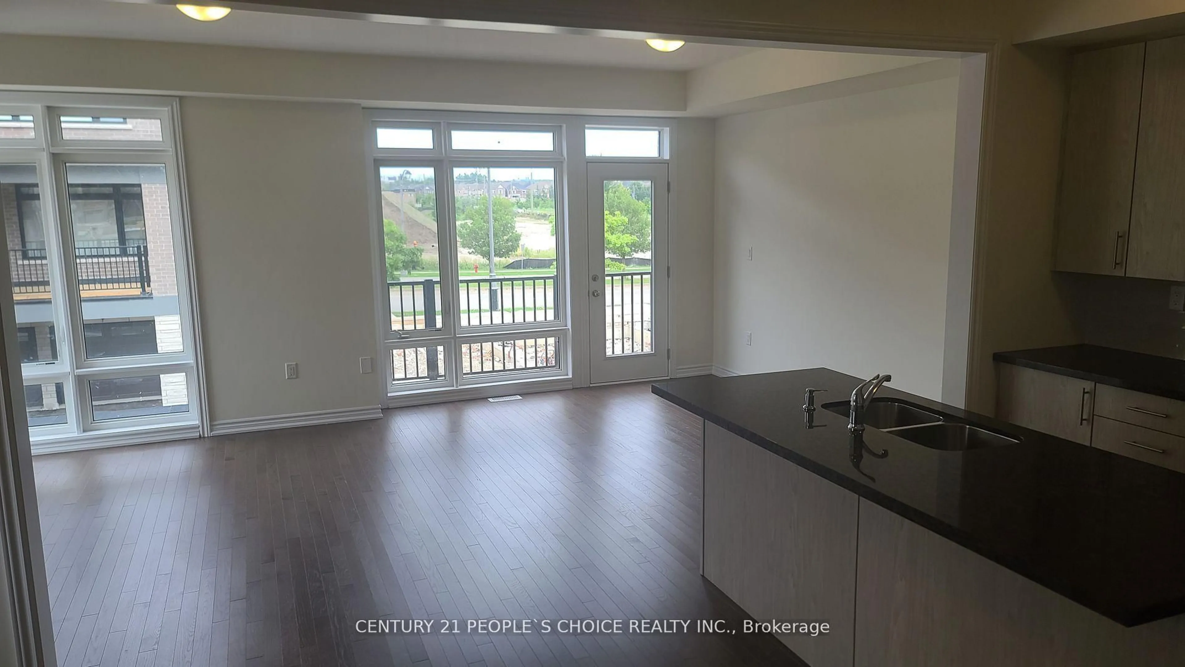 Open concept kitchen, wood/laminate floor for 161 Blick Cres, Aurora Ontario L4G 4A7