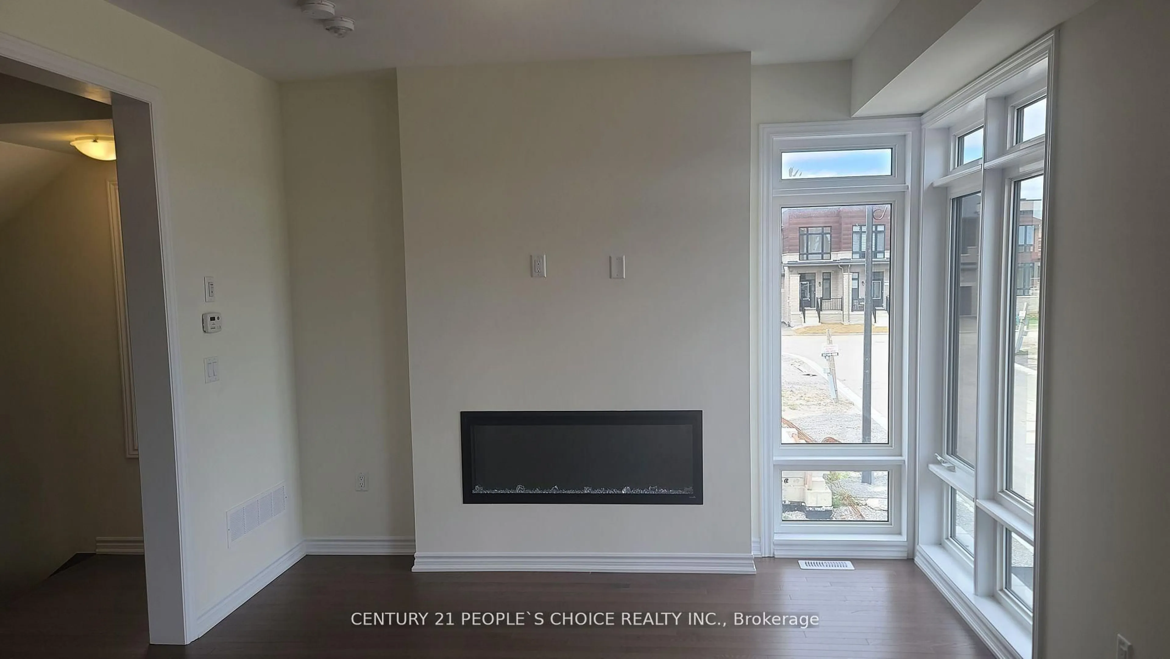 A pic of a room for 161 Blick Cres, Aurora Ontario L4G 4A7