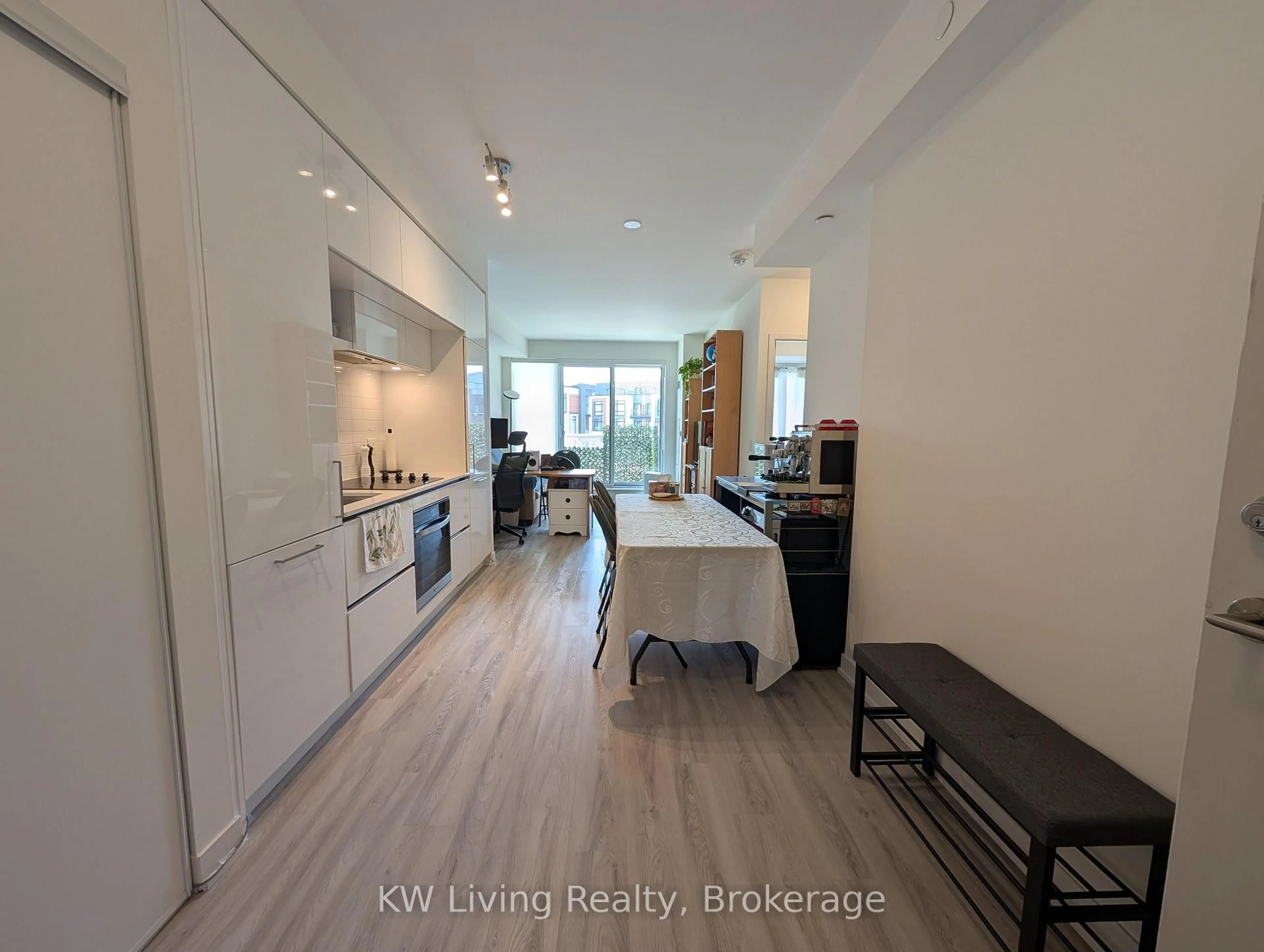 Open concept kitchen, unknown for 6 David Eyer Rd #218, Richmond Hill Ontario L4S 0N5