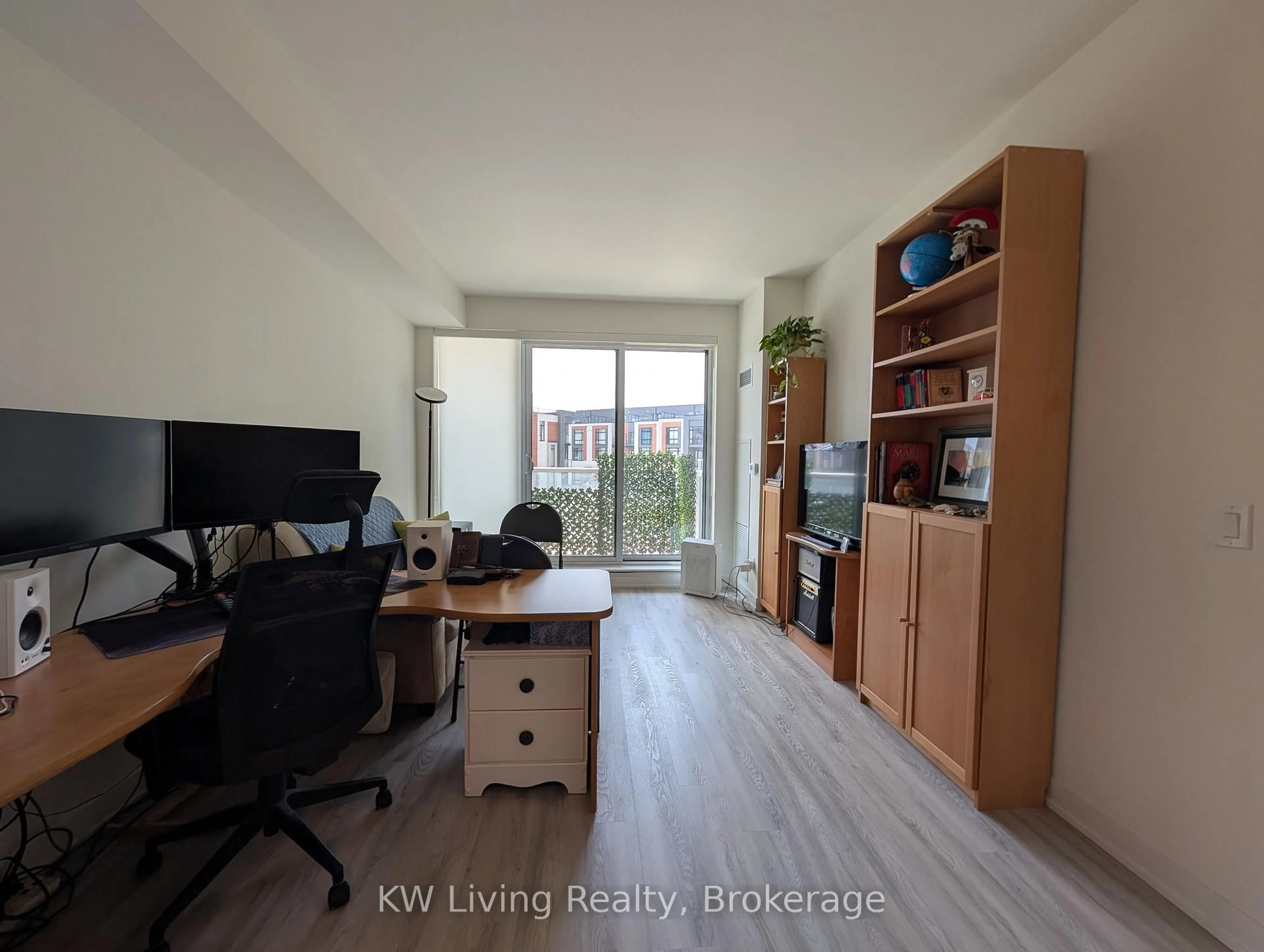 A pic of a room for 6 David Eyer Rd #218, Richmond Hill Ontario L4S 0N5