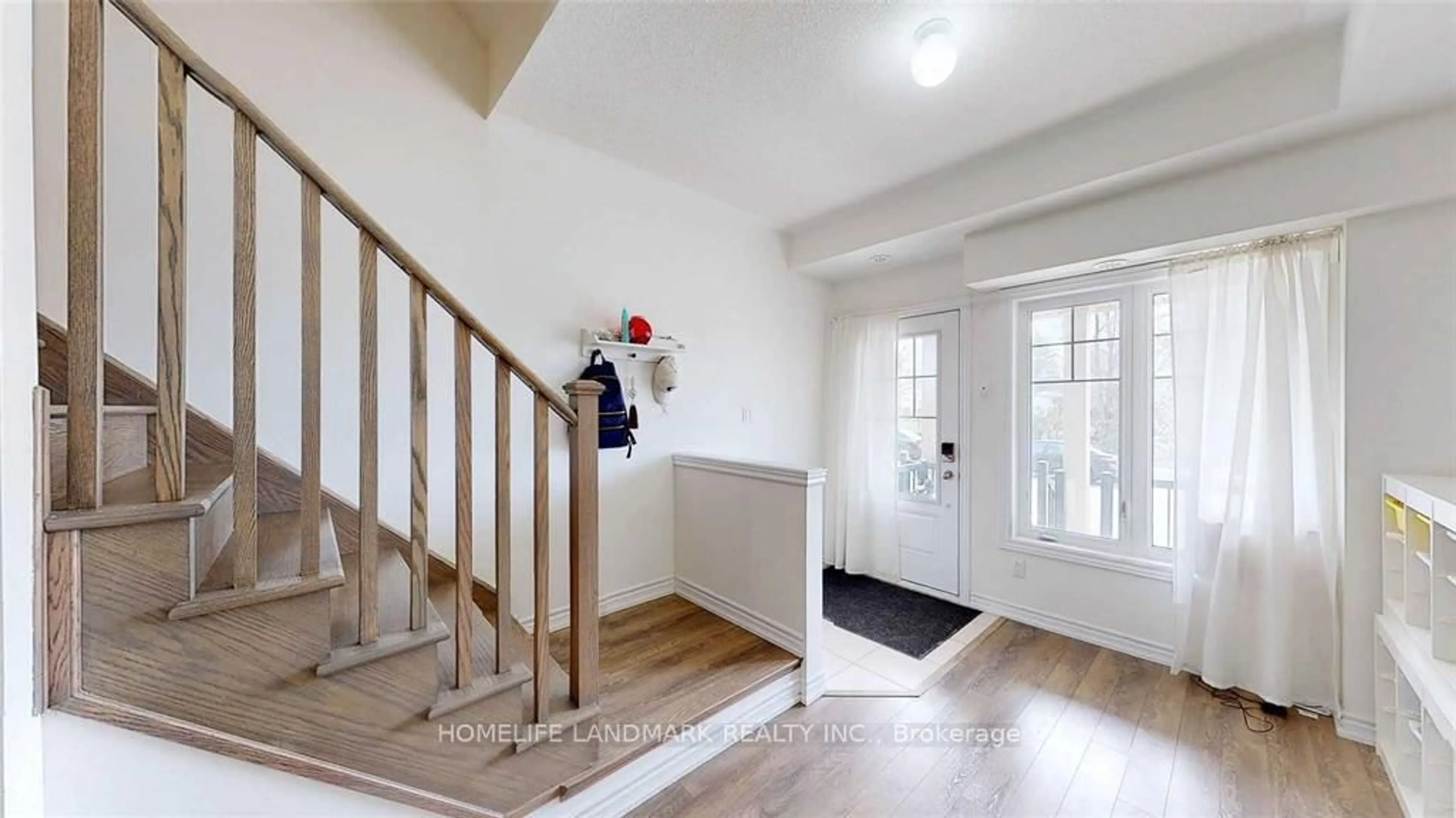Indoor entryway for 484 Arthur Bonner Ave, Markham Ontario L6B 1N1