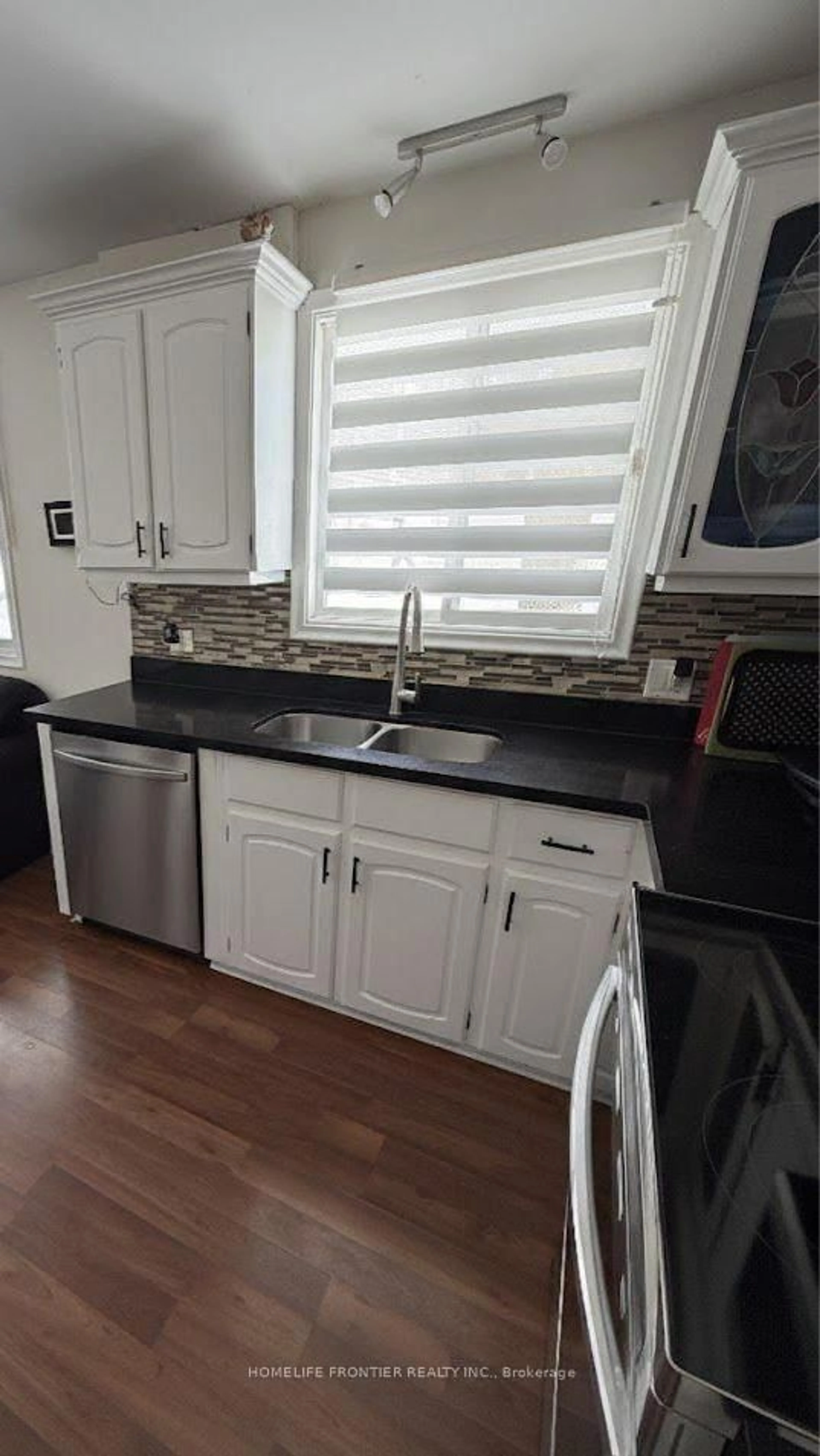 Unknown for 98 The Queensway South Ave, Georgina Ontario L4P 1Z4