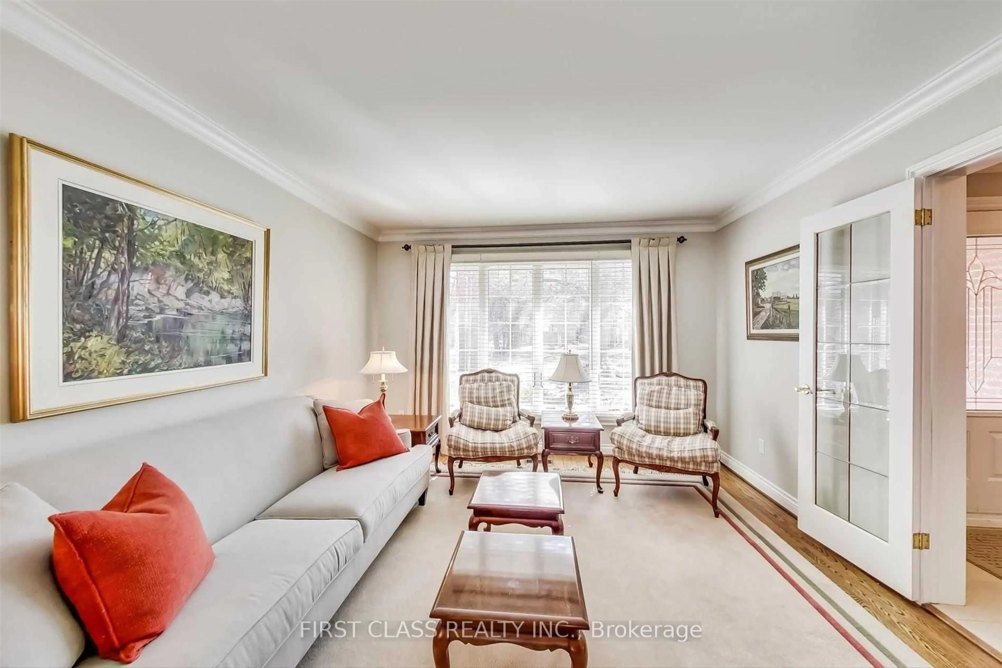 Living room with furniture, unknown for 20 East Dr, Markham Ontario L6G 1A4