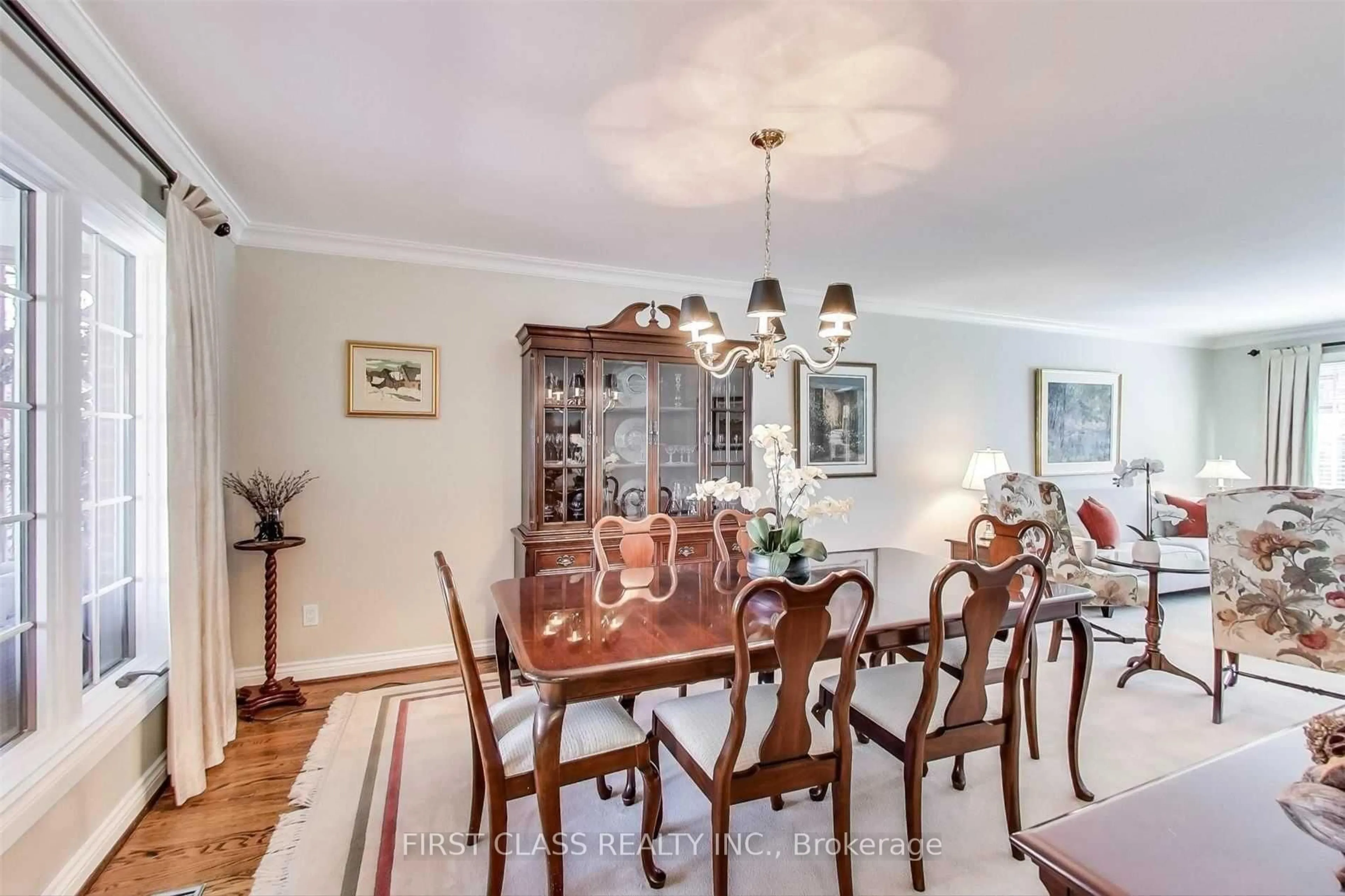 Dining room, wood/laminate floor for 20 East Dr, Markham Ontario L6G 1A4