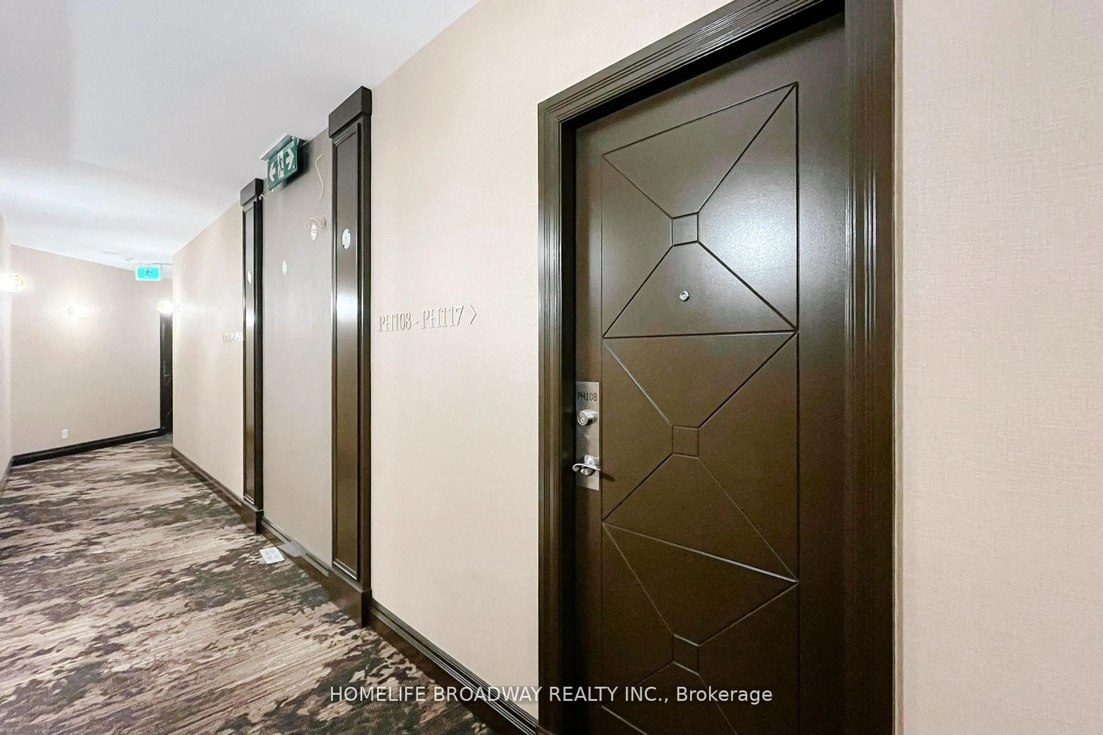 Indoor foyer for 18 Harding Blvd #PH108, Richmond Hill Ontario L4C 0T3