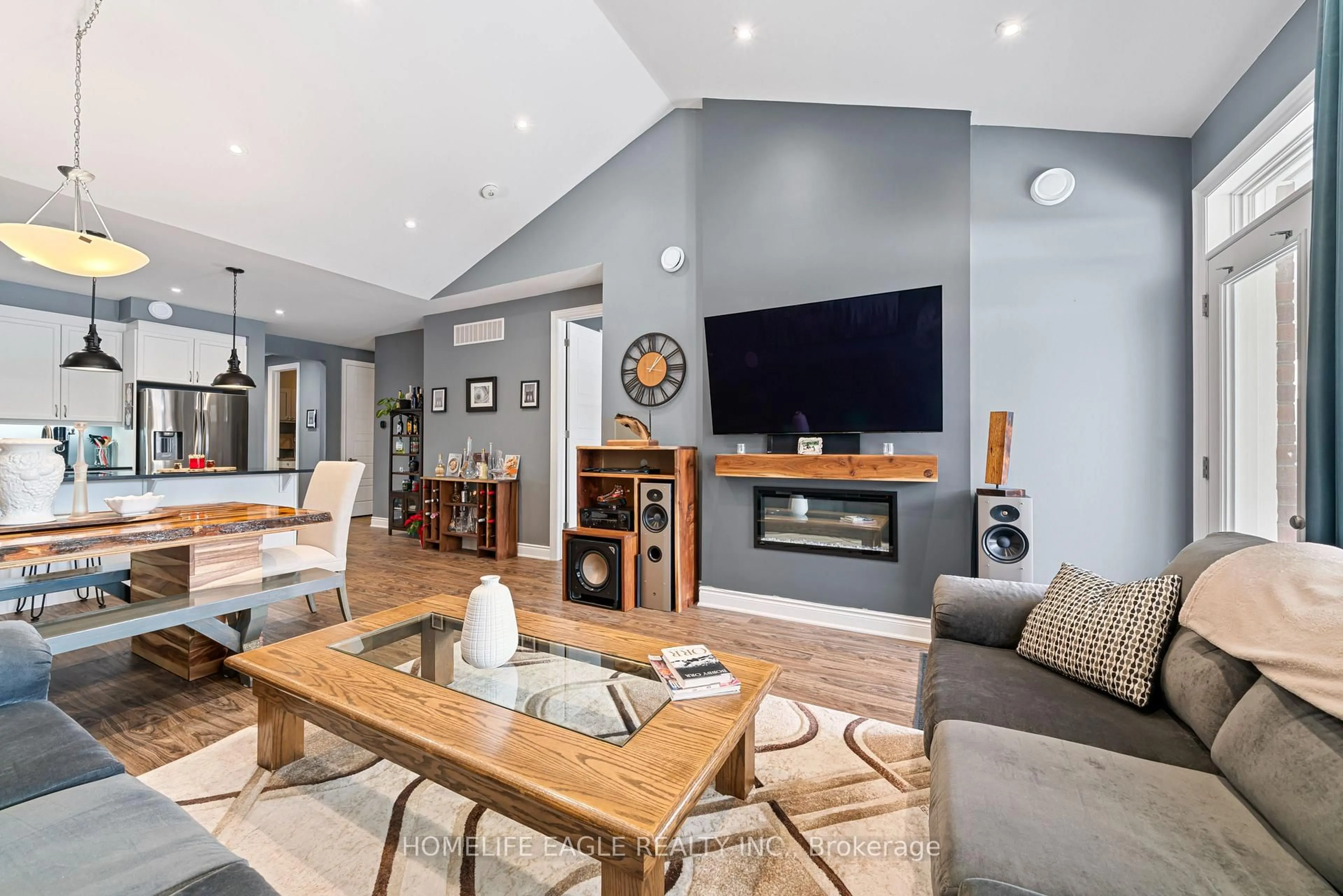 Living room with furniture, unknown for 2962 Murphy Pl, Innisfil Ontario L9S 0S1