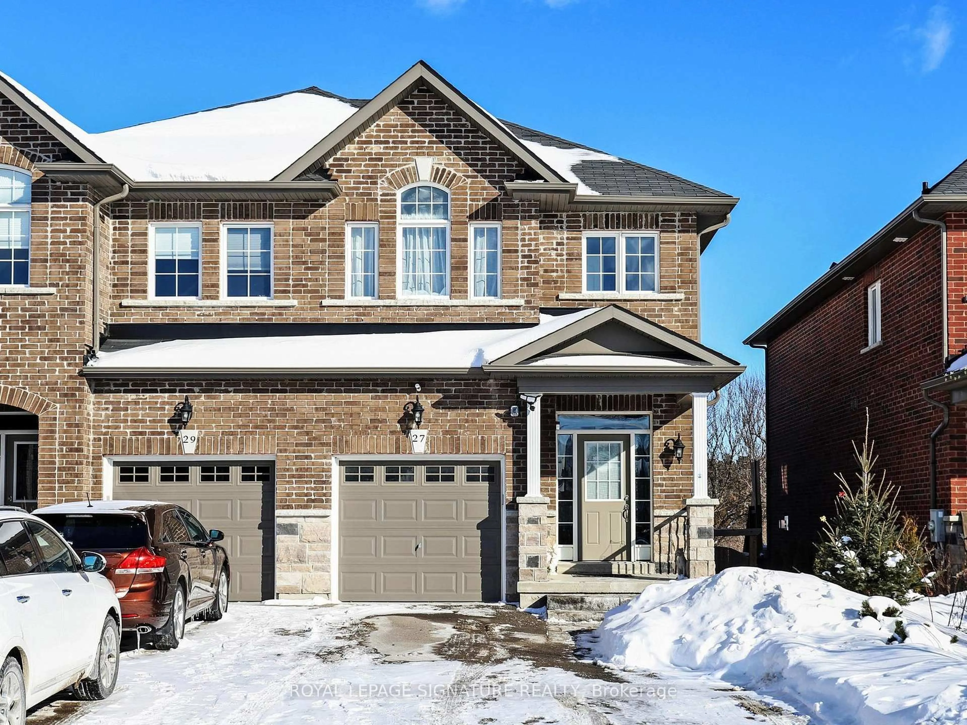 Home with brick exterior material, street for 27 Michael Cummings Crt, Uxbridge Ontario L9P 0E6
