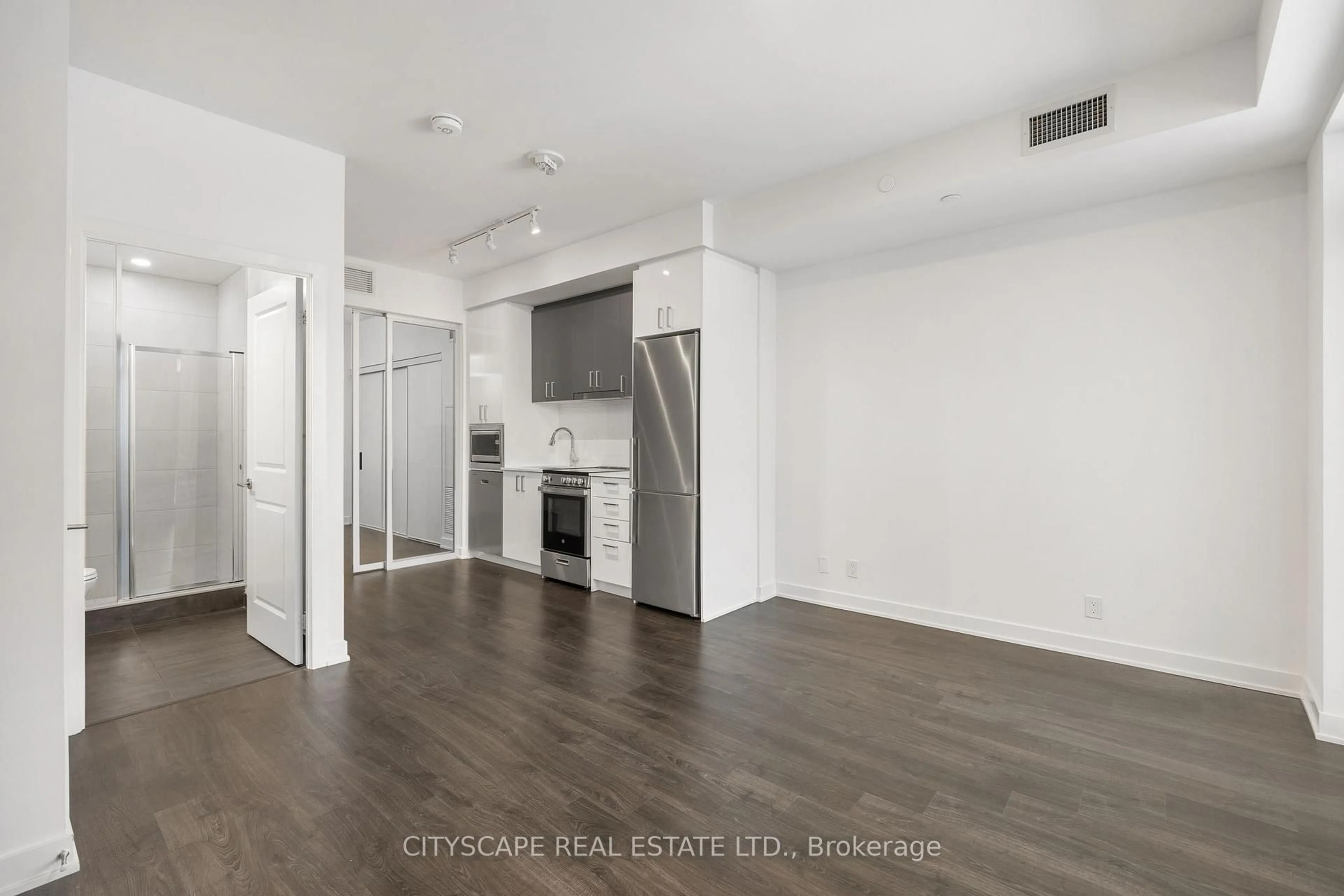 A pic of a room for 30 Upper Mall Way #501, Vaughan Ontario L4J 0L7