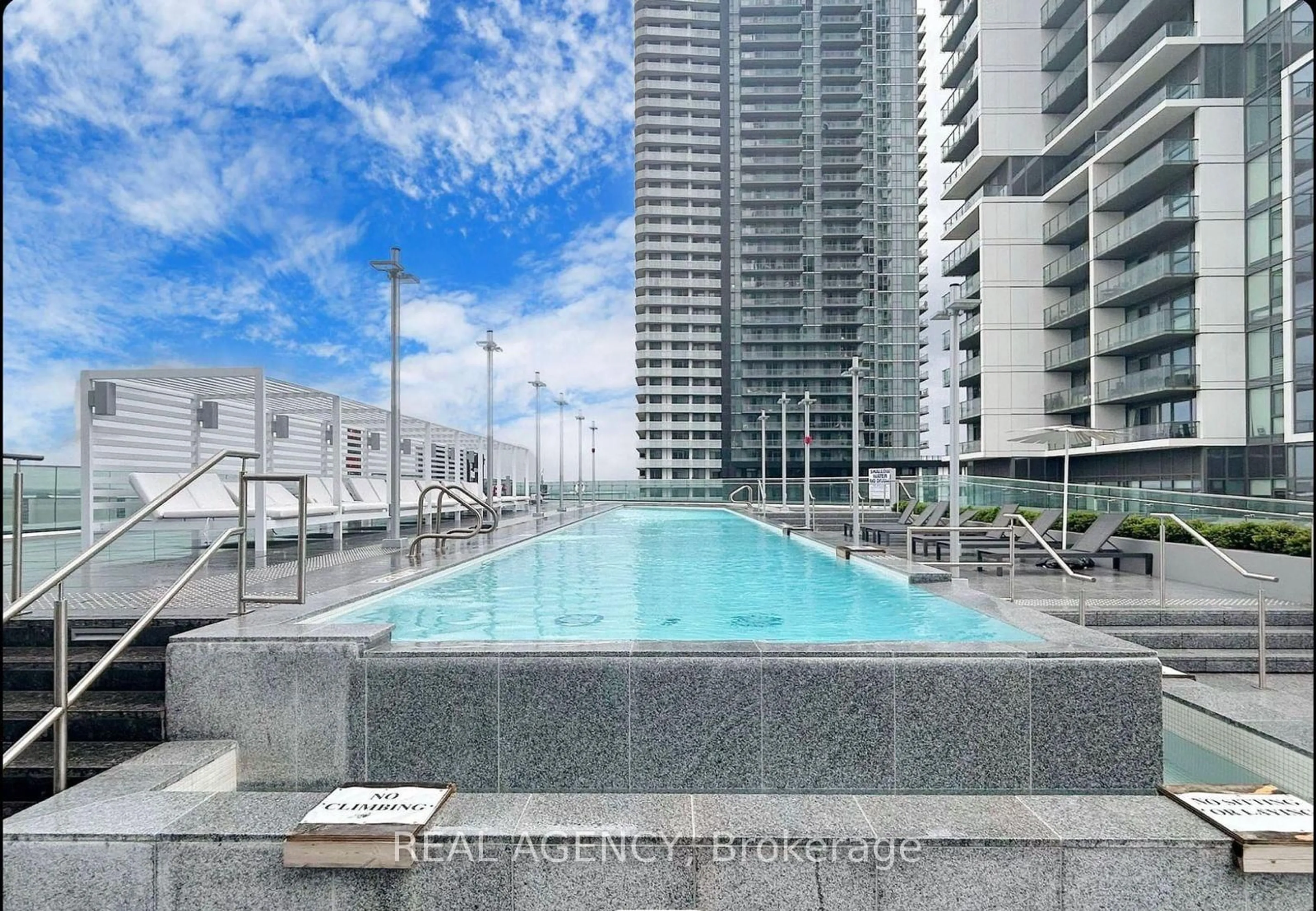 Pool for 1000 Portage Pkwy #3008, Vaughan Ontario L4K 0L1