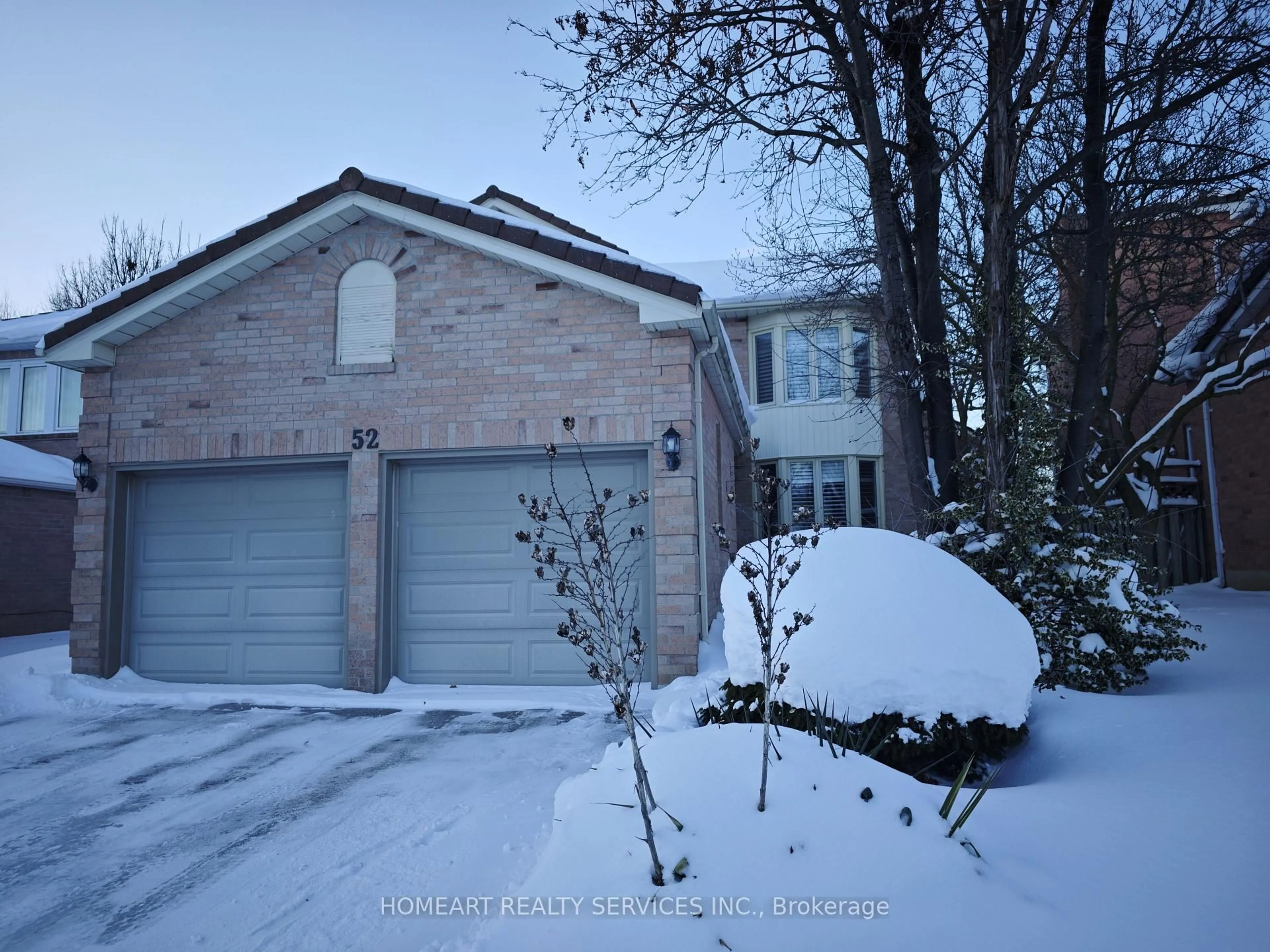 A pic from outside/outdoor area/front of a property/back of a property/a pic from drone, street for 52 Melchior Cres, Markham Ontario L3R 9A7