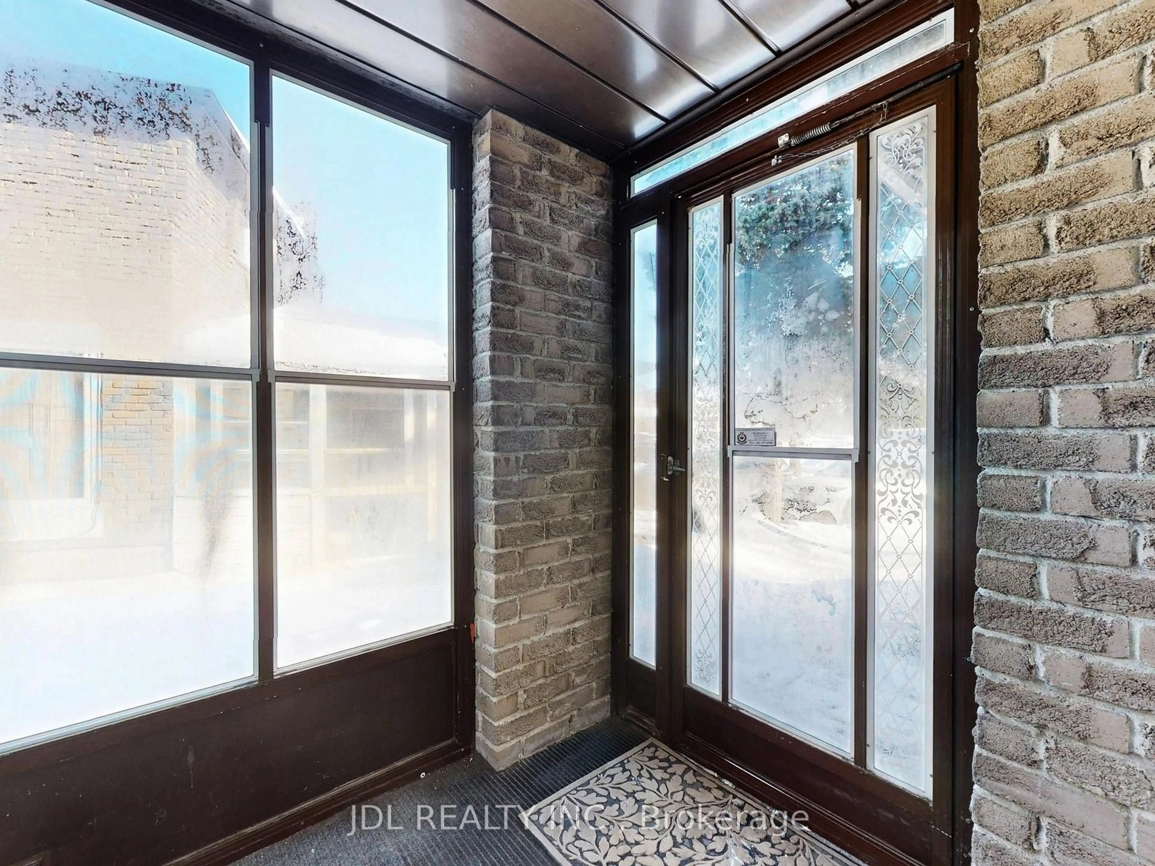 Indoor entryway for 129 Appleby Cres, Markham Ontario L3R 4L1