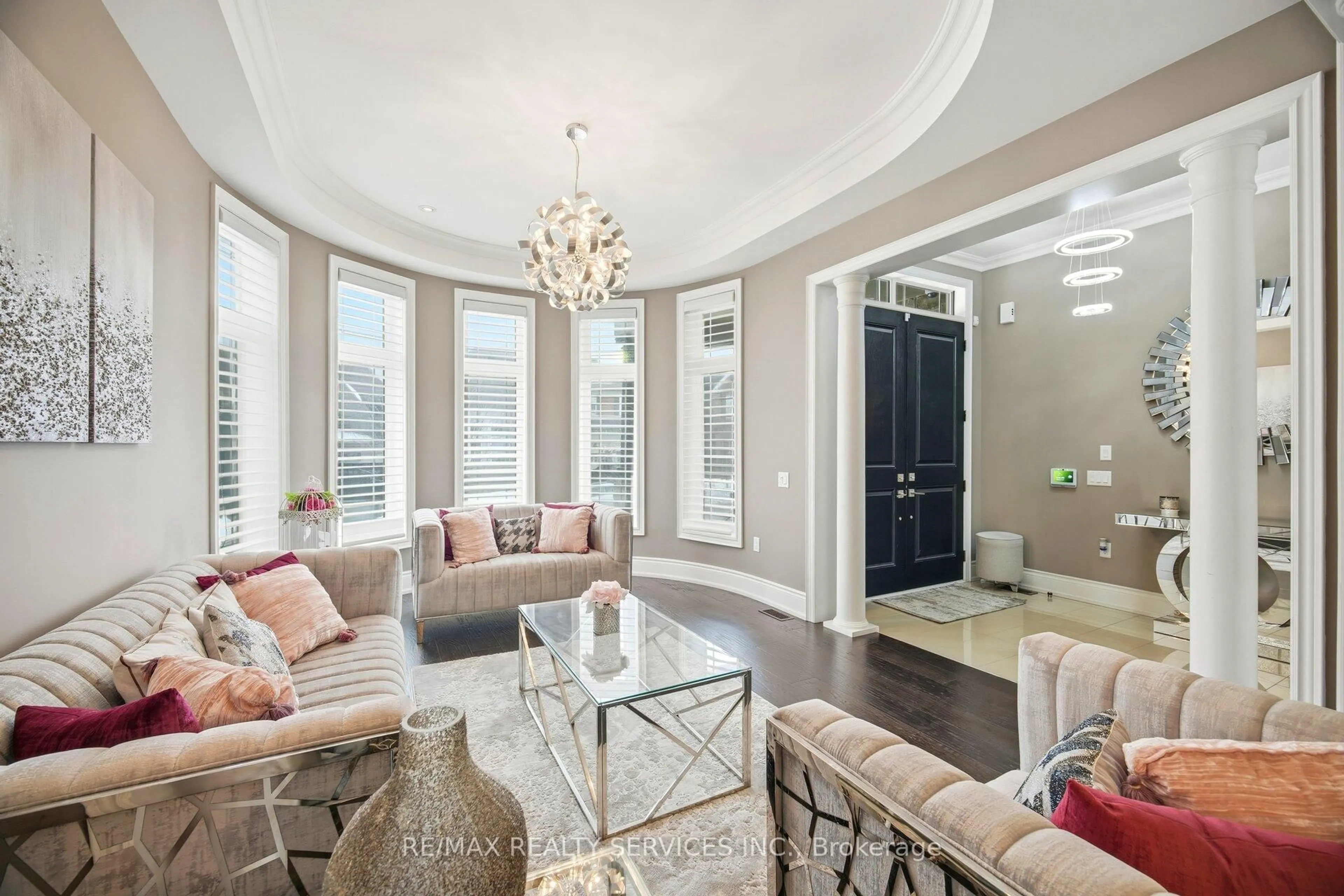 Living room with furniture, unknown for 36 West Coast Tr, King Ontario L7B 0A4