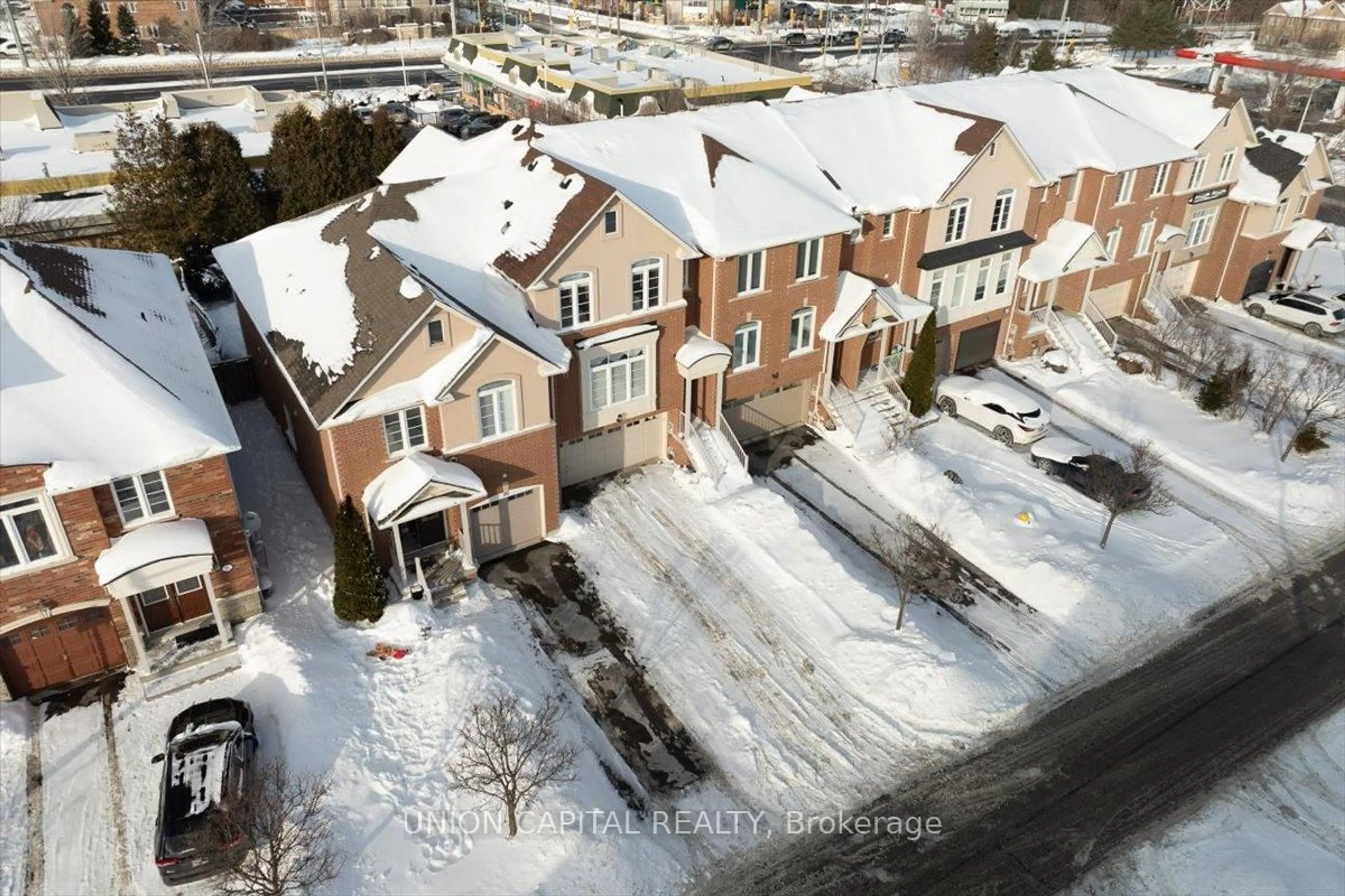 A pic from outside/outdoor area/front of a property/back of a property/a pic from drone, street for 18 Honeywood Rd, Vaughan Ontario L4J 9C2
