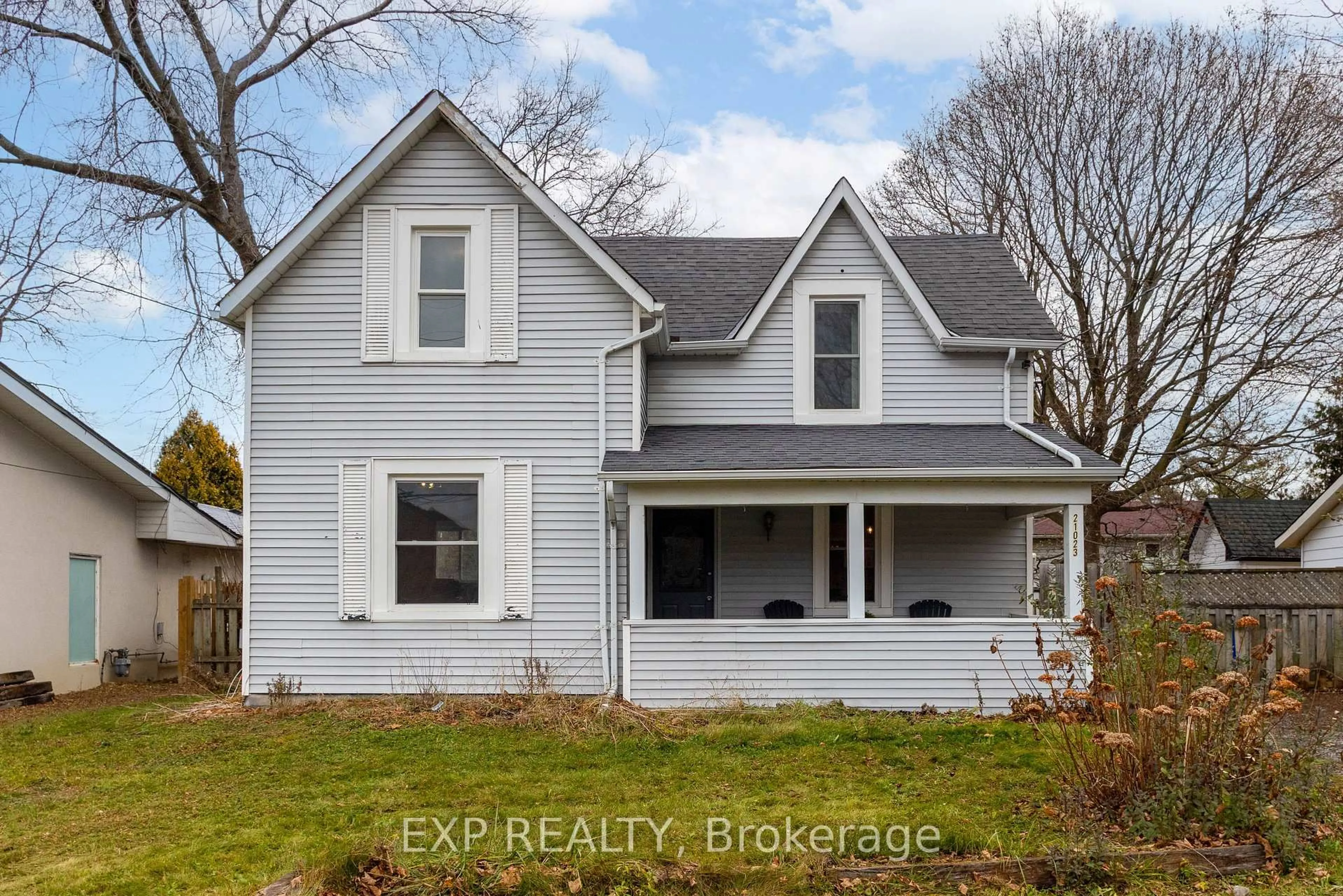 Home with vinyl exterior material, building for 21023 Dalton Rd, Georgina Ontario L0E 1L0