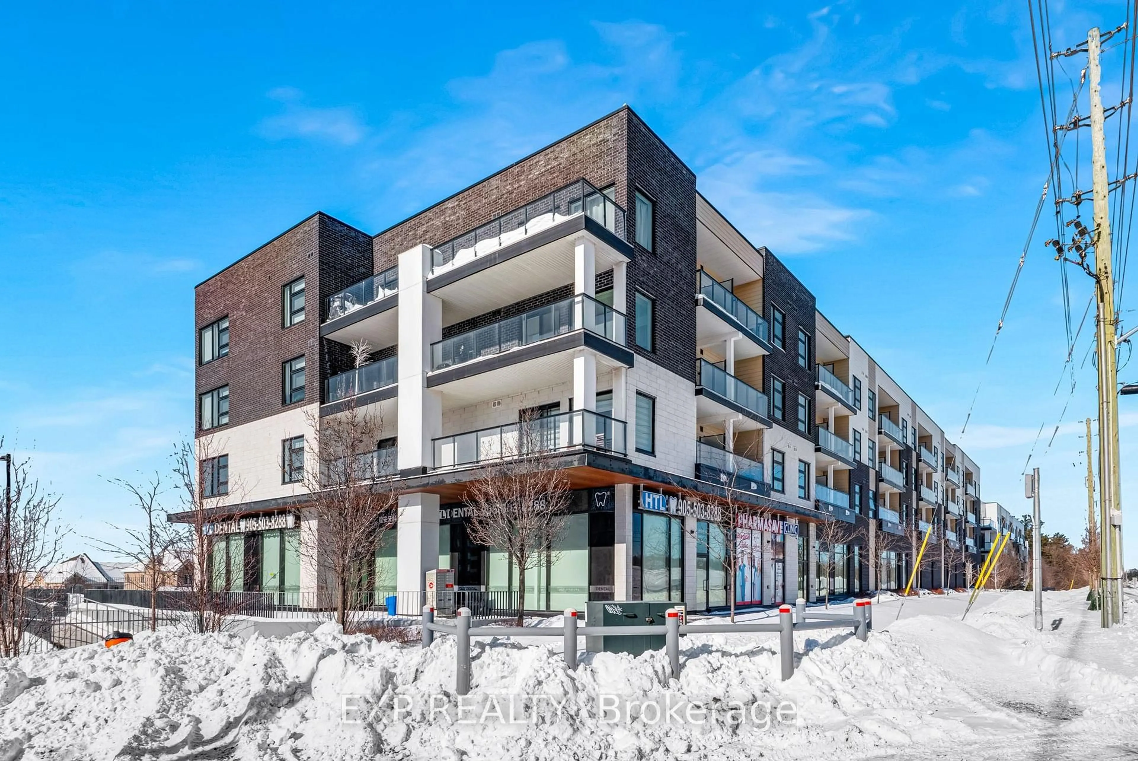 Patio, unknown for 555 William Graham Dr #115, Aurora Ontario L4G 7C4