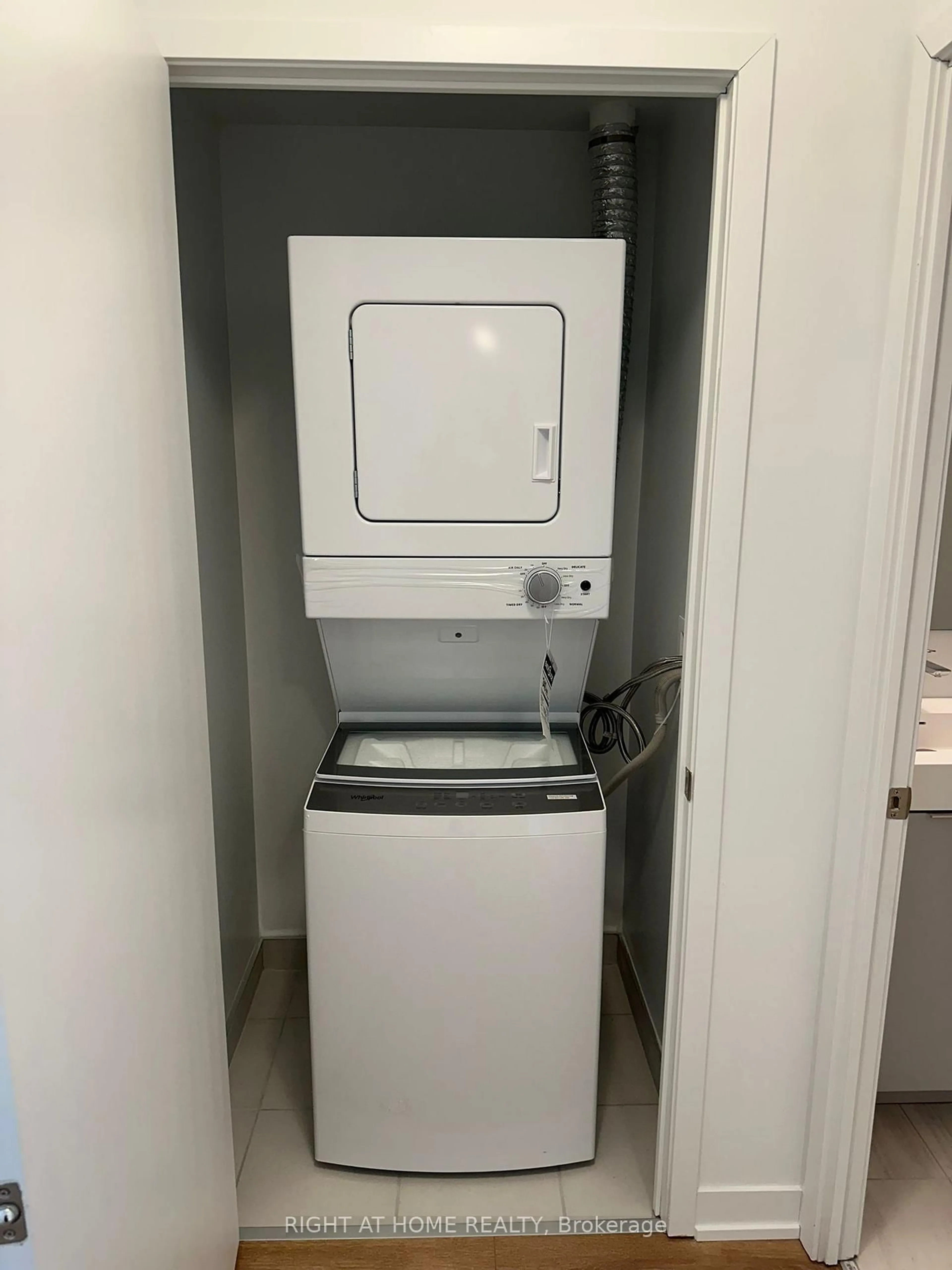 Laundry room for 498 Caldari Rd #1232, Vaughan Ontario L4K 0R6