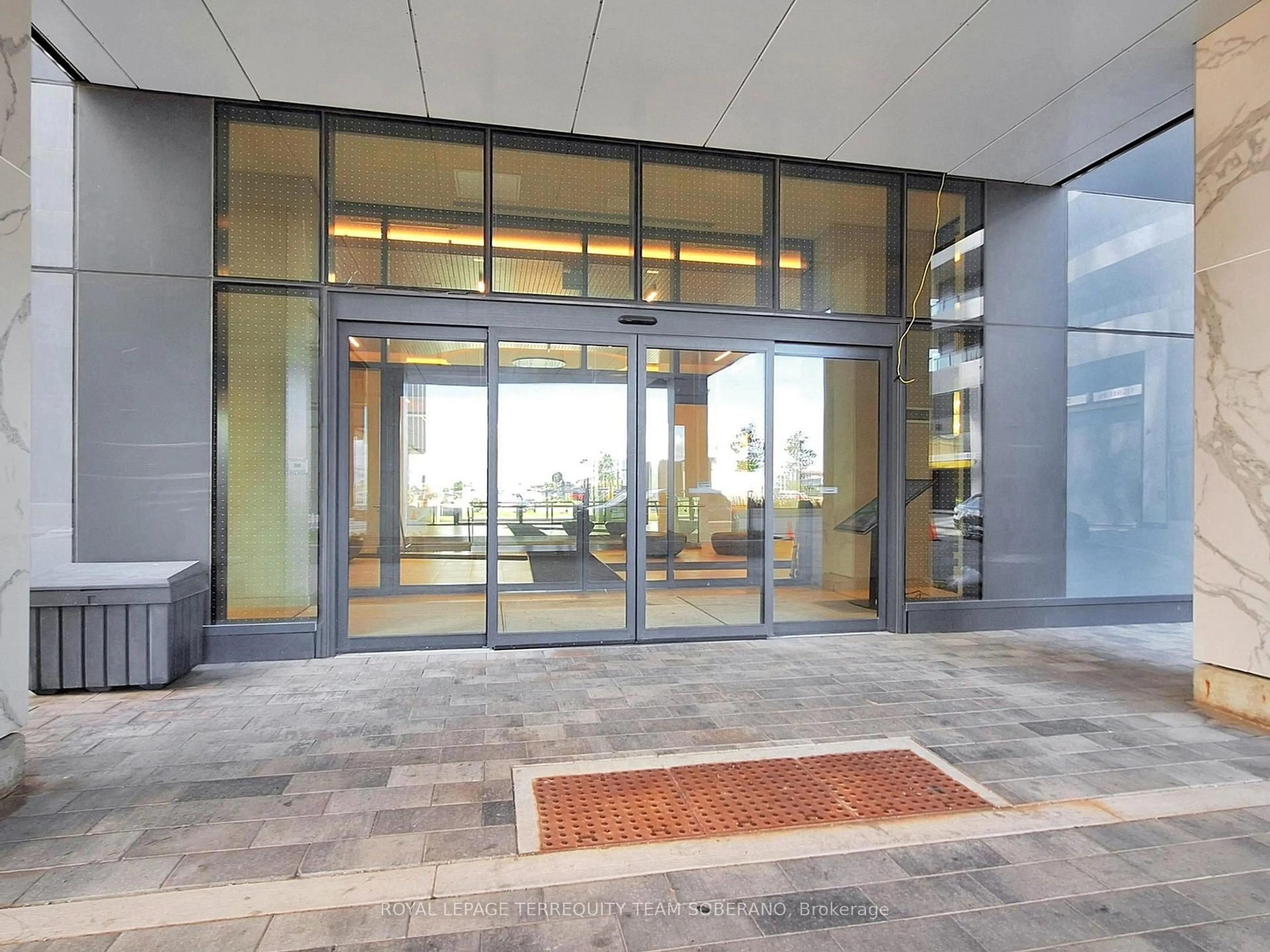 Indoor foyer for 8960 Jane St #PH109, Vaughan Ontario L4K 2M9